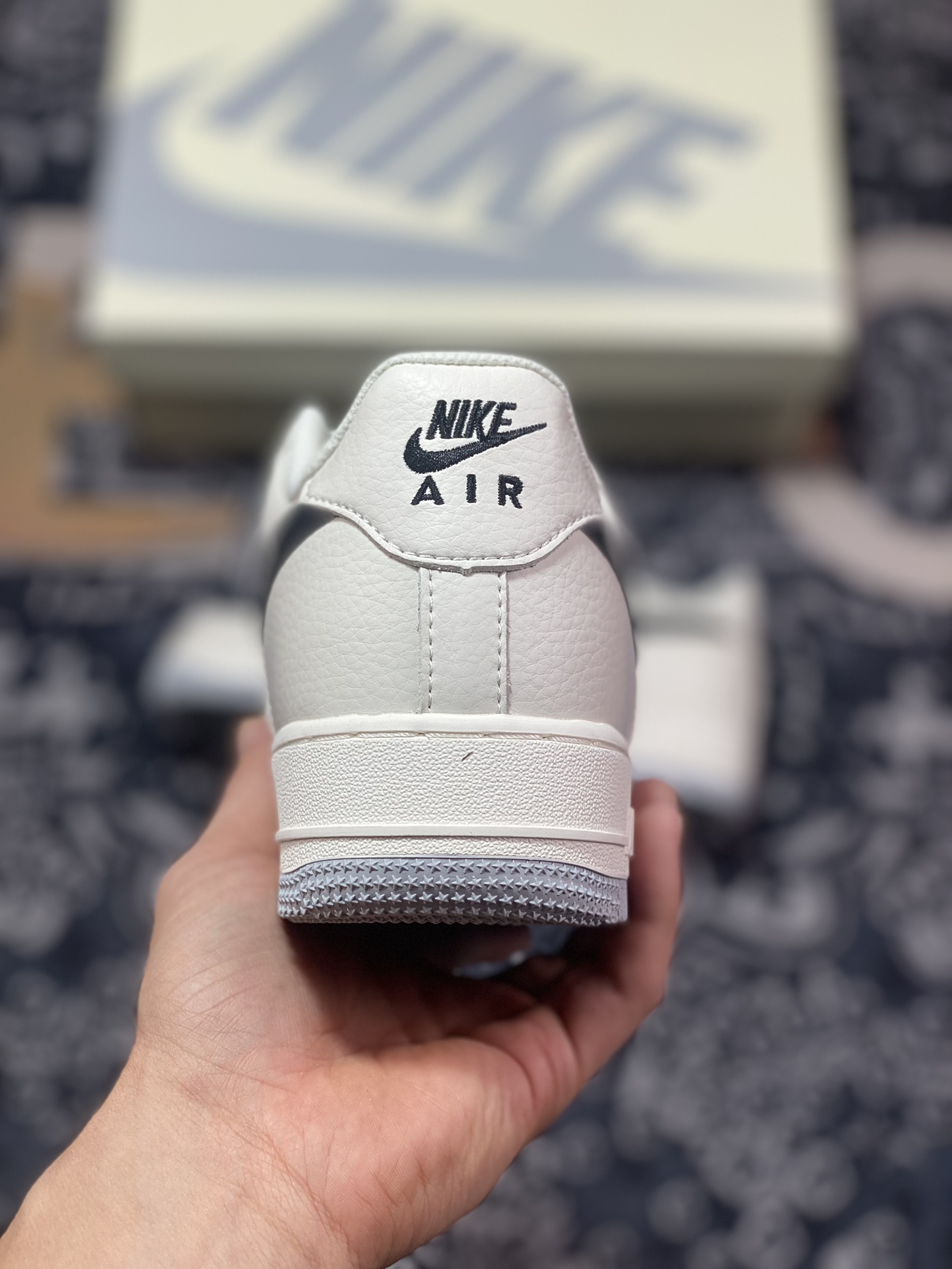 240 耐克Nike By You Air Force 1'07 Low Retro SP空军一号板鞋“皮革拼接米白浅灰黑钩子”TQ9685-785