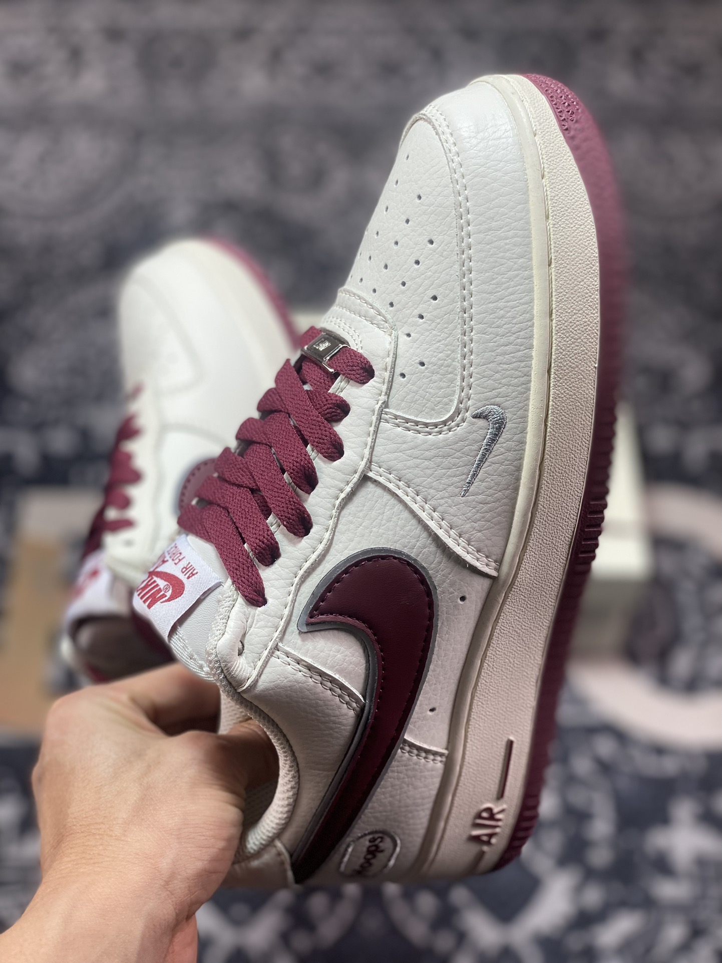 240 耐克Nike Air Force 1'07 Low EMB"Beige/Wine Red/Hoops/Mini Swoosh"空军一号板鞋“米白酒红银Hoops刺绣小钩”HP2369-009