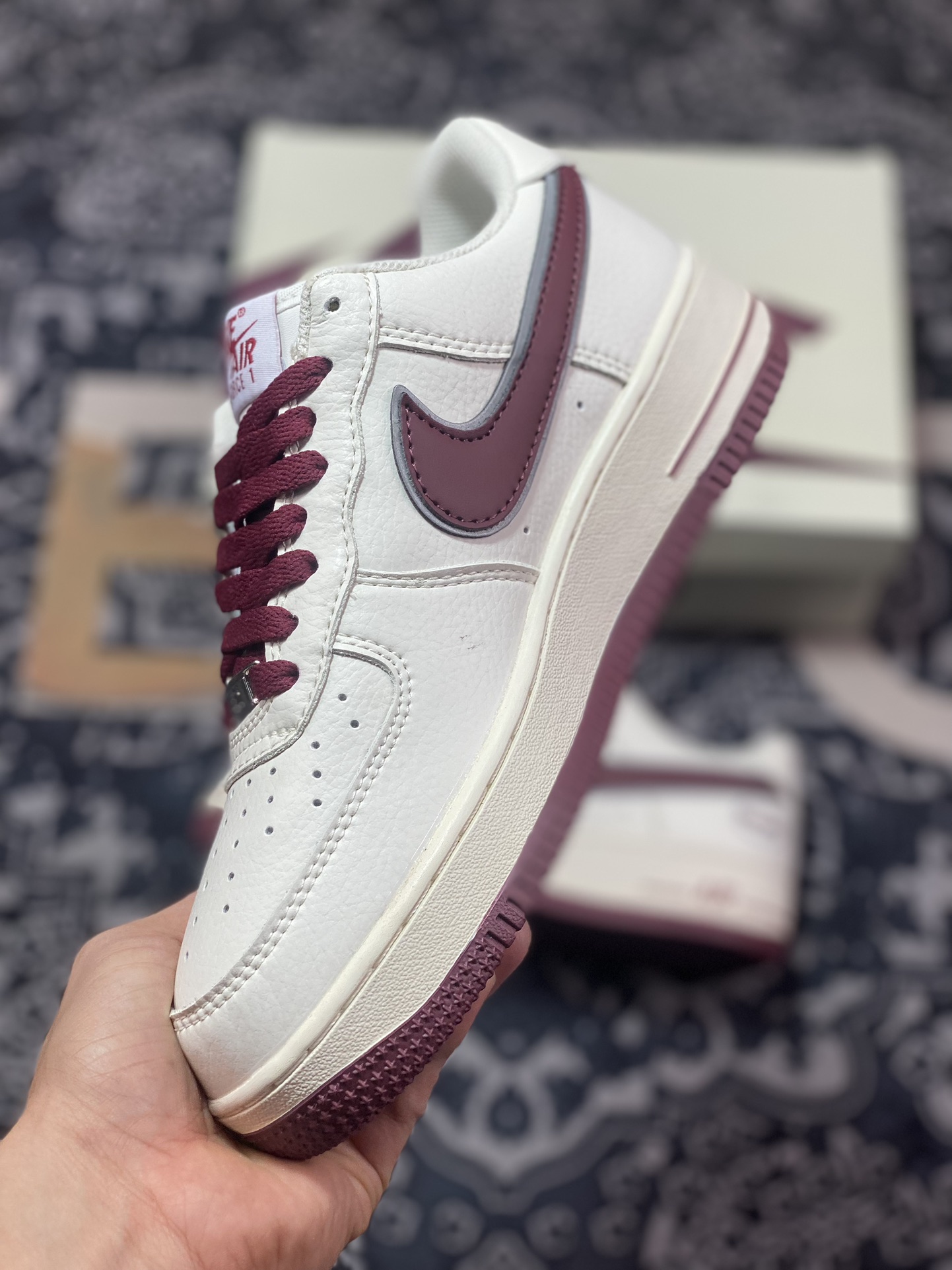 240 耐克Nike Air Force 1'07 Low EMB"Beige/Wine Red/Hoops/Mini Swoosh"空军一号板鞋“米白酒红银Hoops刺绣小钩”HP2369-009