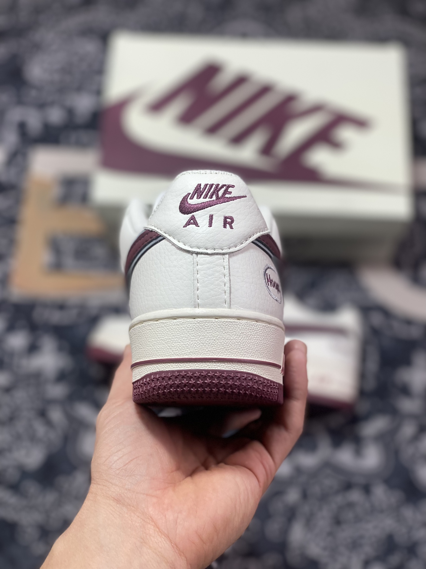 240 耐克Nike Air Force 1'07 Low EMB"Beige/Wine Red/Hoops/Mini Swoosh"空军一号板鞋“米白酒红银Hoops刺绣小钩”HP2369-009