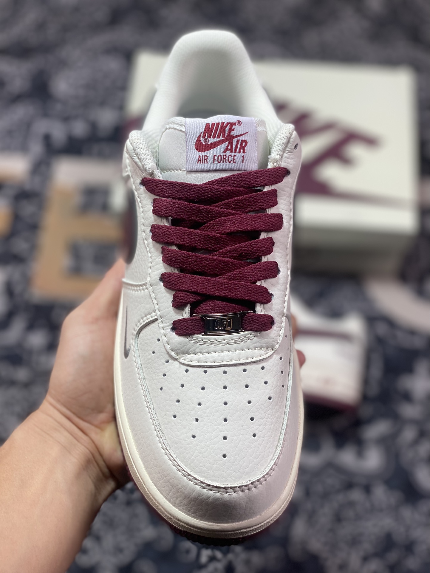 240 耐克Nike Air Force 1'07 Low EMB"Beige/Wine Red/Hoops/Mini Swoosh"空军一号板鞋“米白酒红银Hoops刺绣小钩”HP2369-009