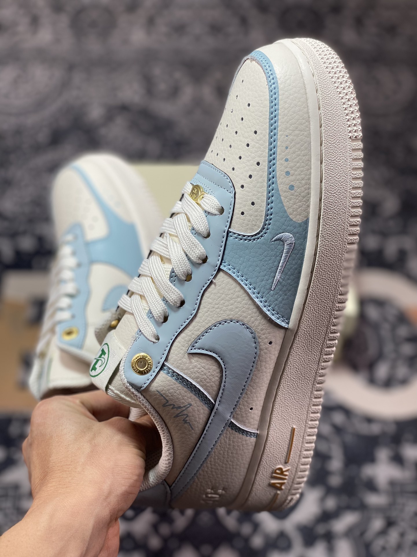 240 耐克Nike Air Force 1'07"40th Anniversary/Beige/Light Blue"空军一号板鞋“40周年版米白浅蓝涂鸦小钩”DQ7582-101