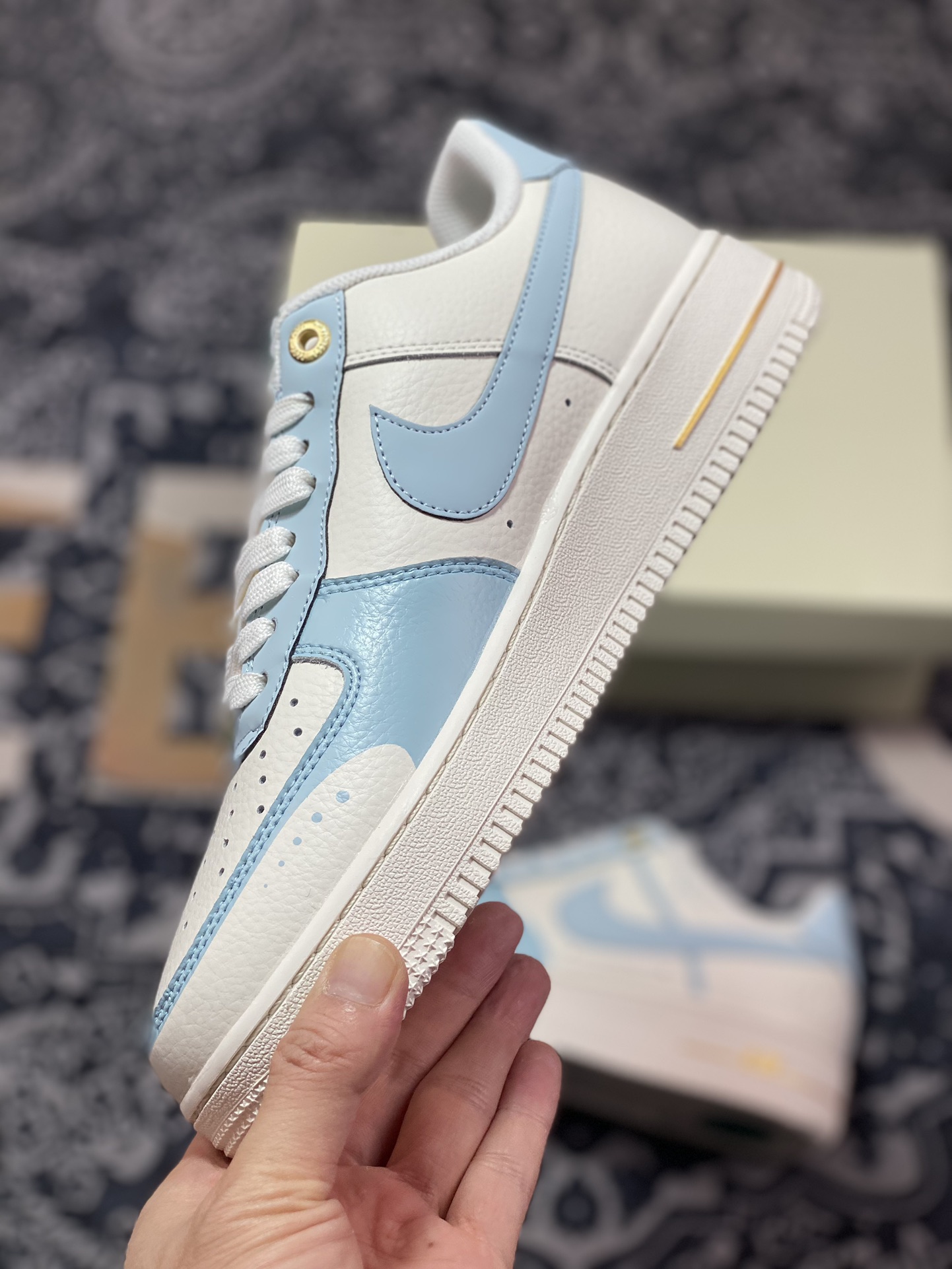 240 耐克Nike Air Force 1'07"40th Anniversary/Beige/Light Blue"空军一号板鞋“40周年版米白浅蓝涂鸦小钩”DQ7582-101