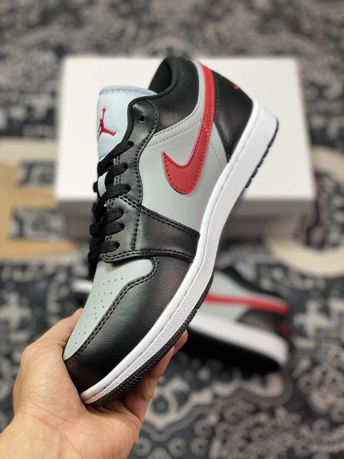 200 原厂级别 Air Jordan 1 Low 灰黑红 DC0774-062