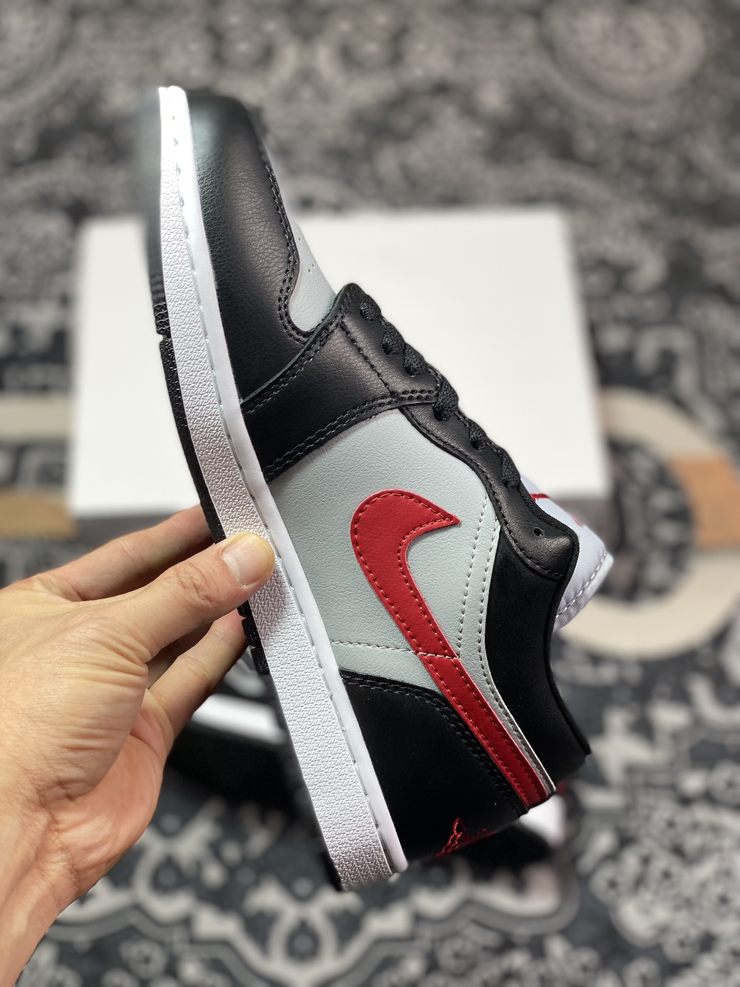 200 原厂级别 Air Jordan 1 Low 灰黑红 DC0774-062