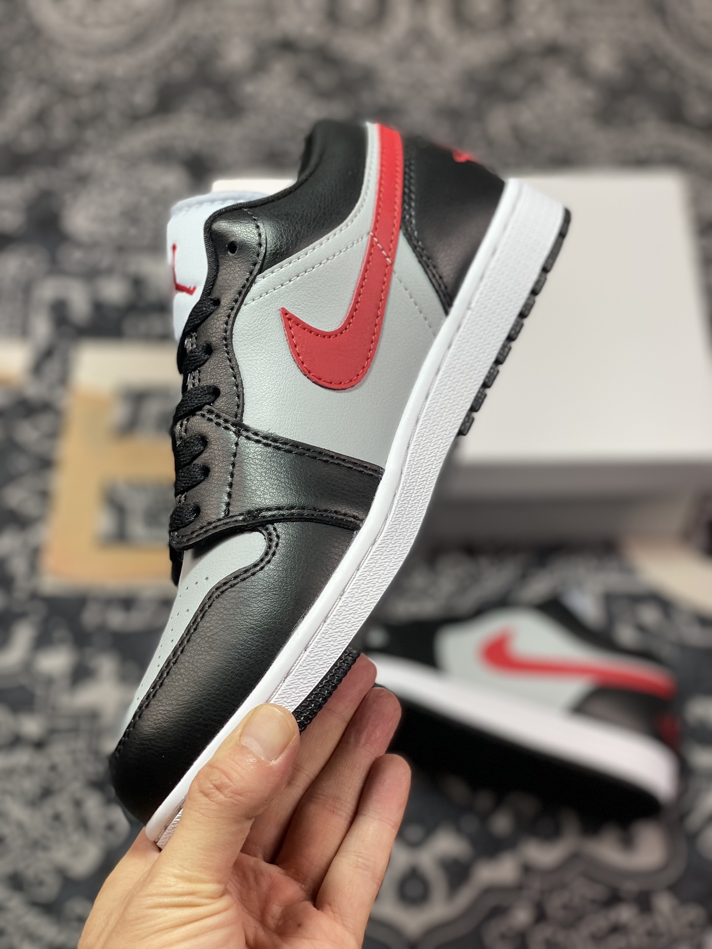 200 原厂级别 Air Jordan 1 Low 灰黑红 DC0774-062