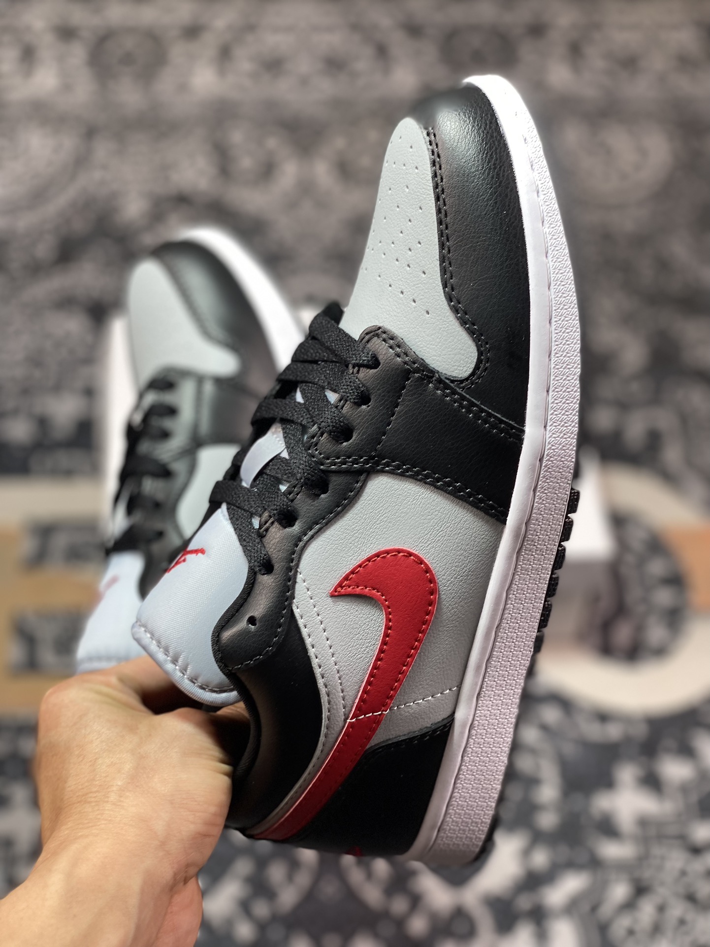 200 原厂级别 Air Jordan 1 Low 灰黑红 DC0774-062