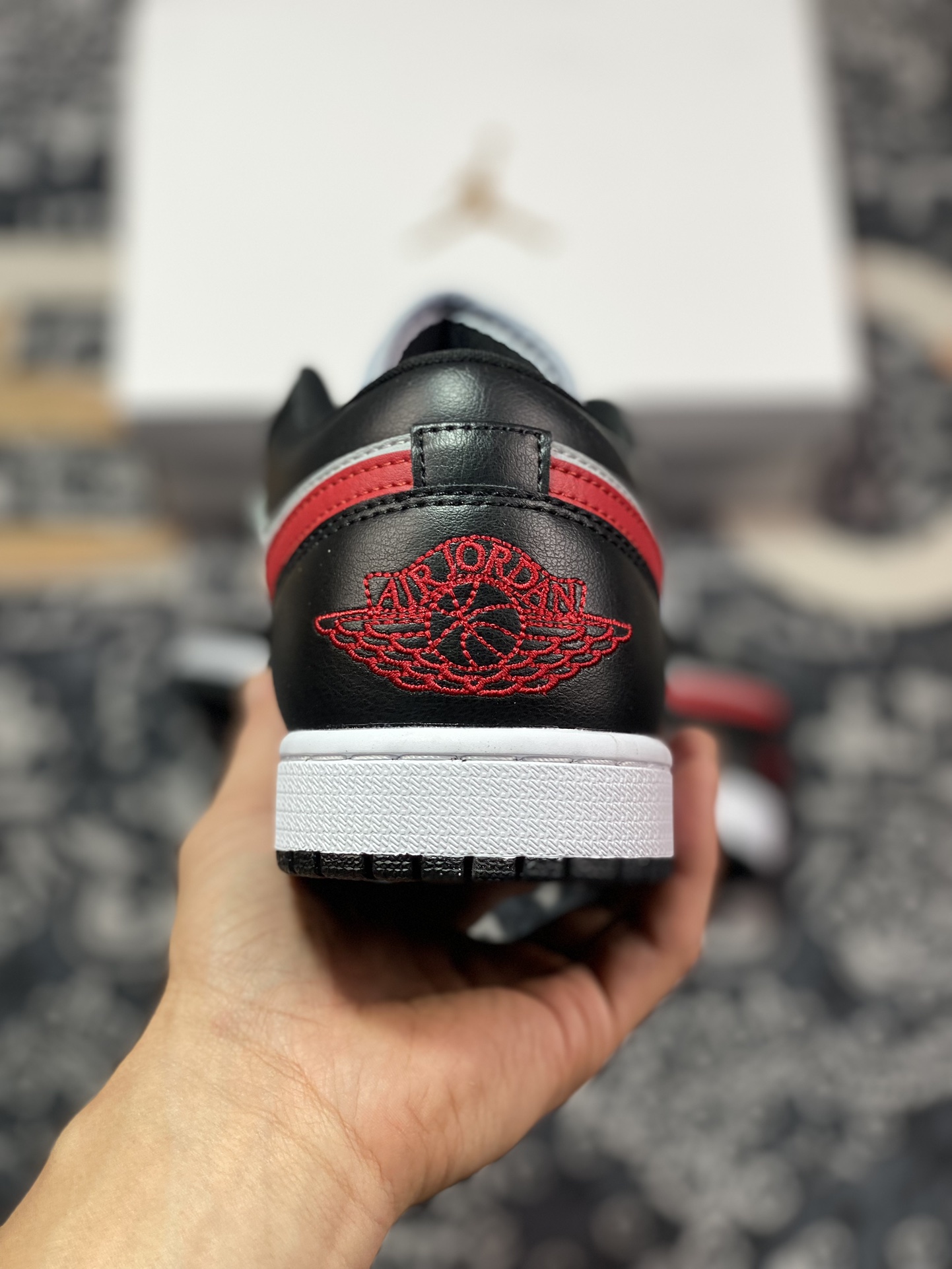 200 原厂级别 Air Jordan 1 Low 灰黑红 DC0774-062