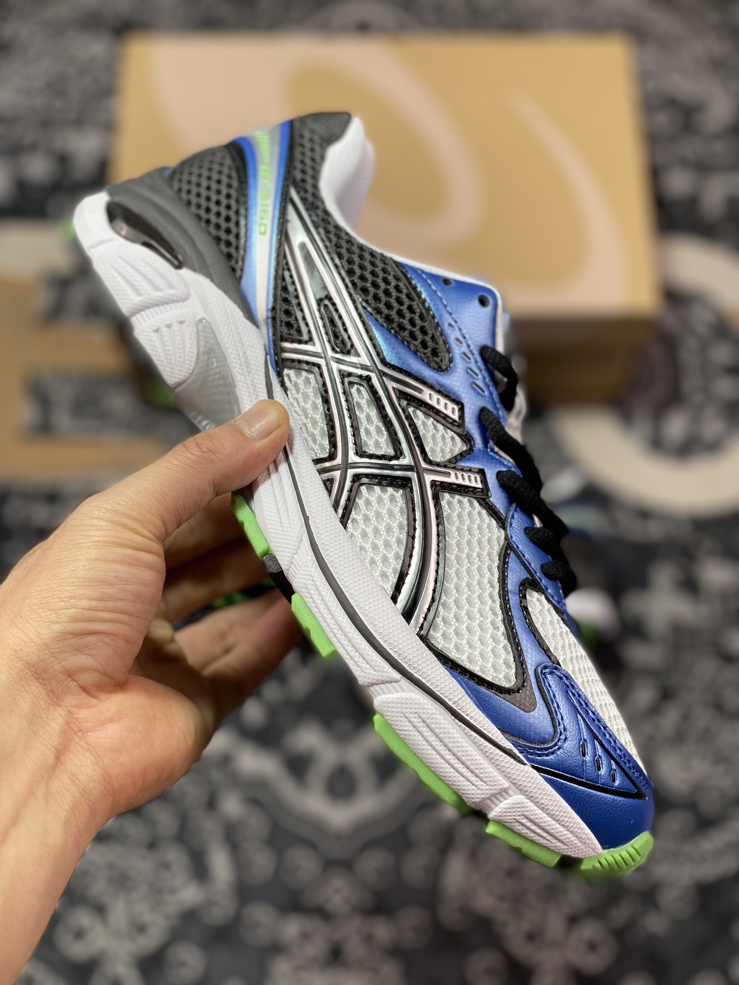 180  日本专业跑鞋品牌-亚瑟士/Asics GT-2160 系列低帮复古休闲运动慢跑鞋“蓝白黑深灰”1203A275-020