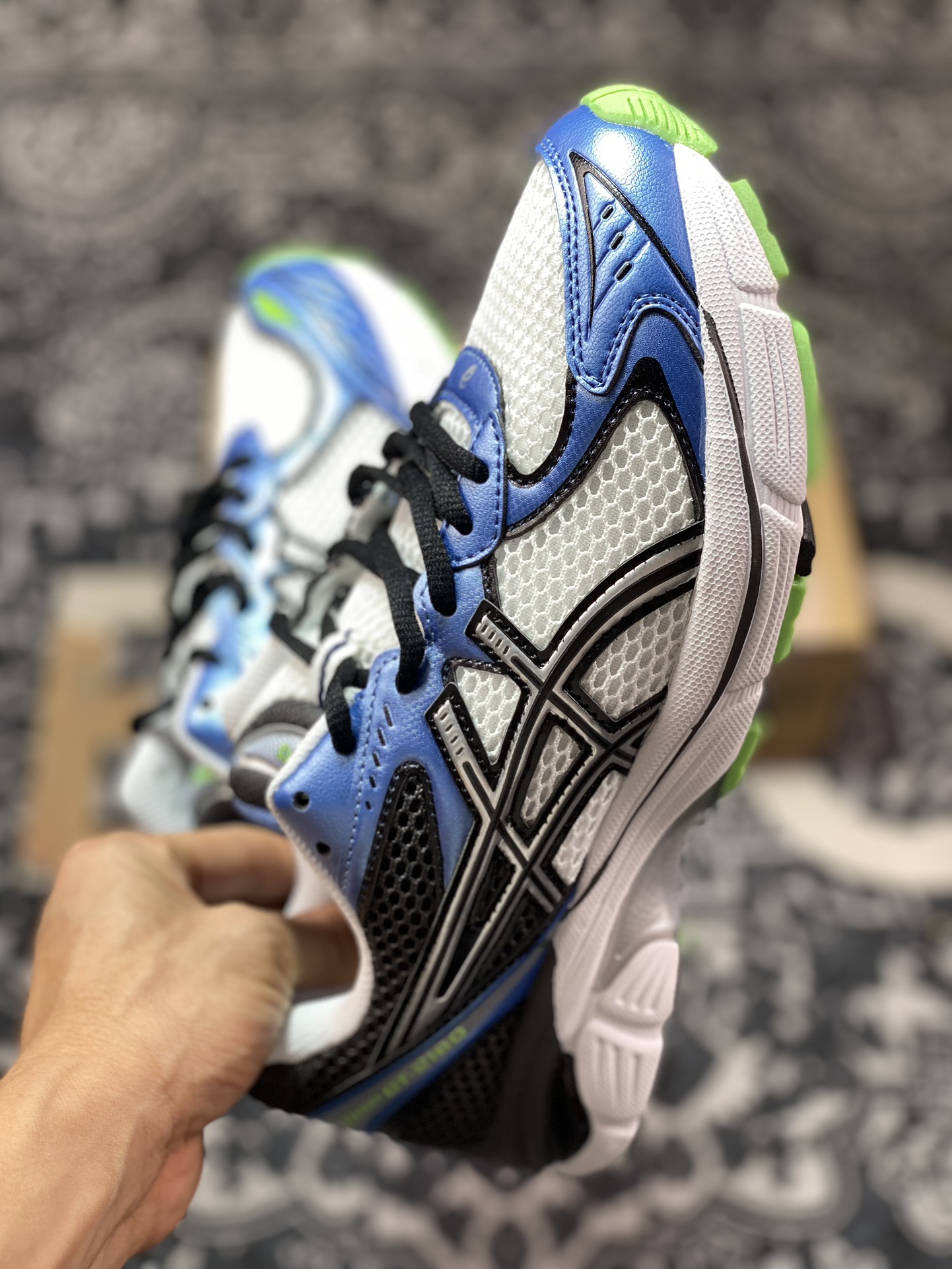 180  日本专业跑鞋品牌-亚瑟士/Asics GT-2160 系列低帮复古休闲运动慢跑鞋“蓝白黑深灰”1203A275-020