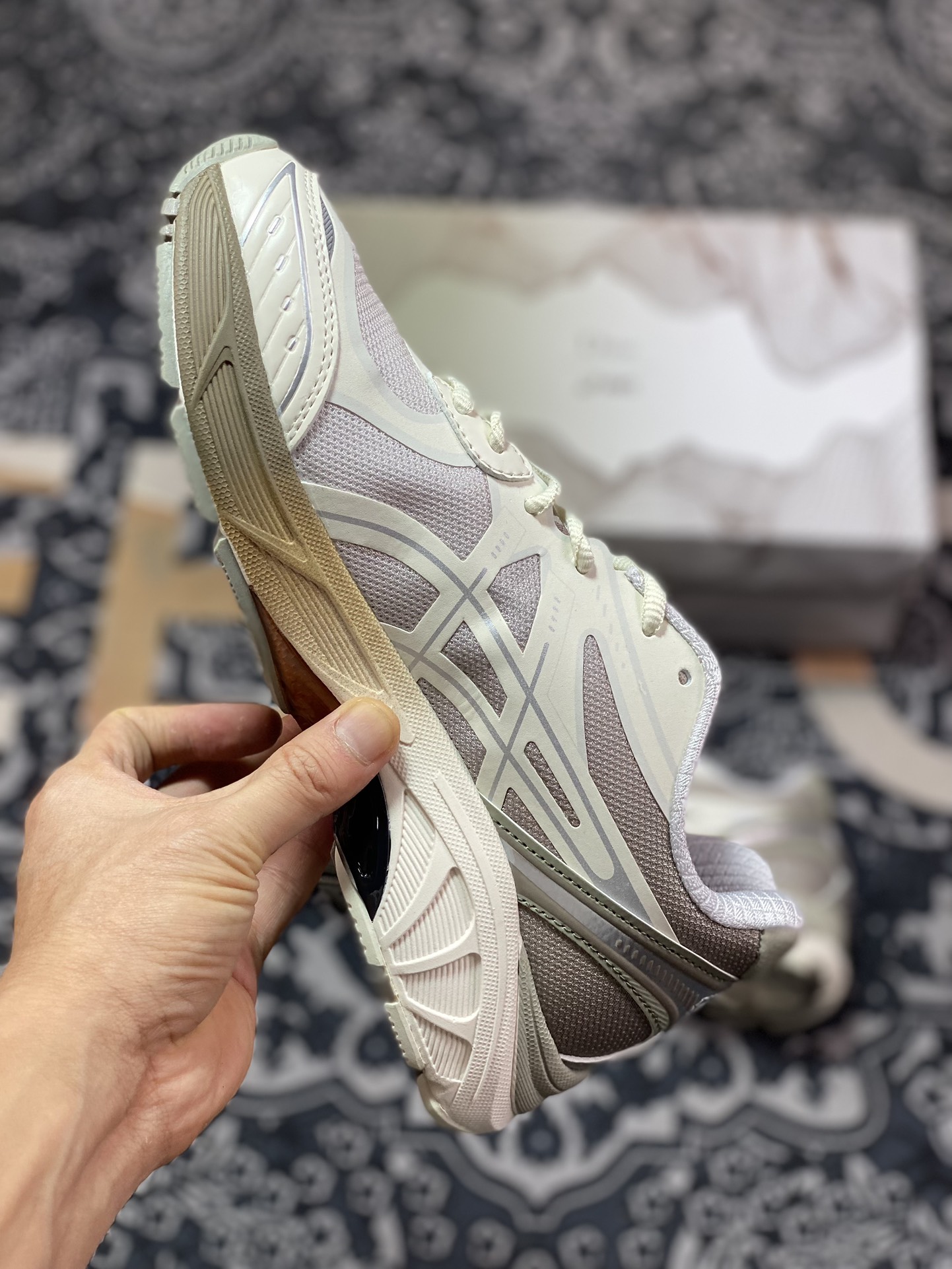 180 Dime x 亚瑟士/Asics GT-2160 系列低帮慢跑鞋“联名米白灰渐变灰绿”1201A887-100