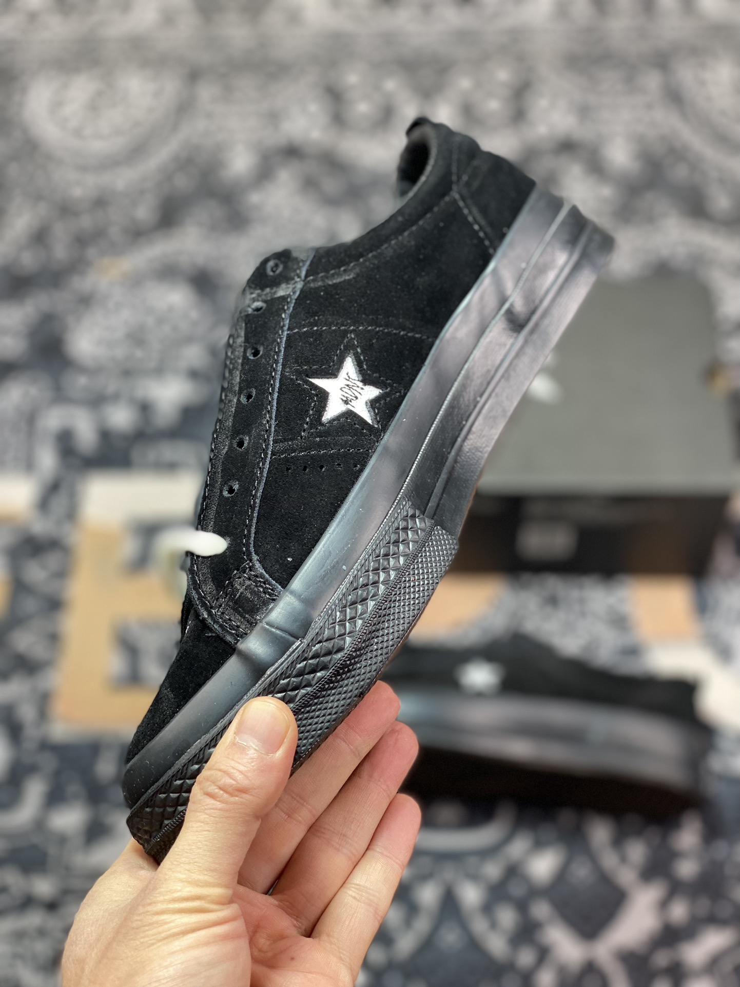 160   重磅回归军事机车余文乐品牌再度联名 MADNESS x Converse One Star  一星低帮硫化百搭板鞋“雪花植绒黑米白” 161027c