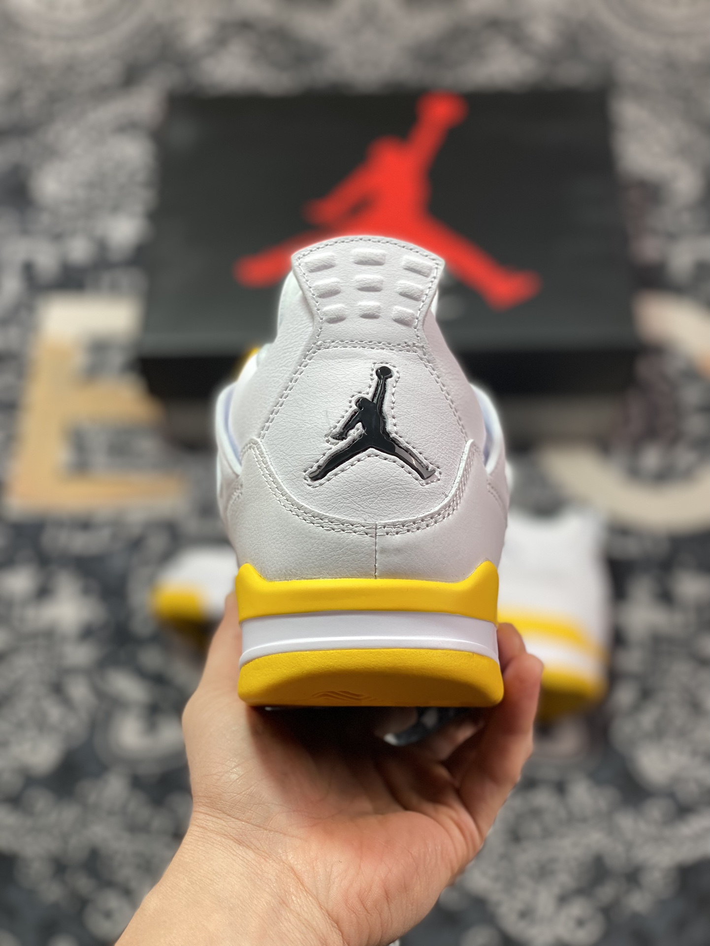 380  Air Jordan AJ4 Retro 白黄 AQ9129-102