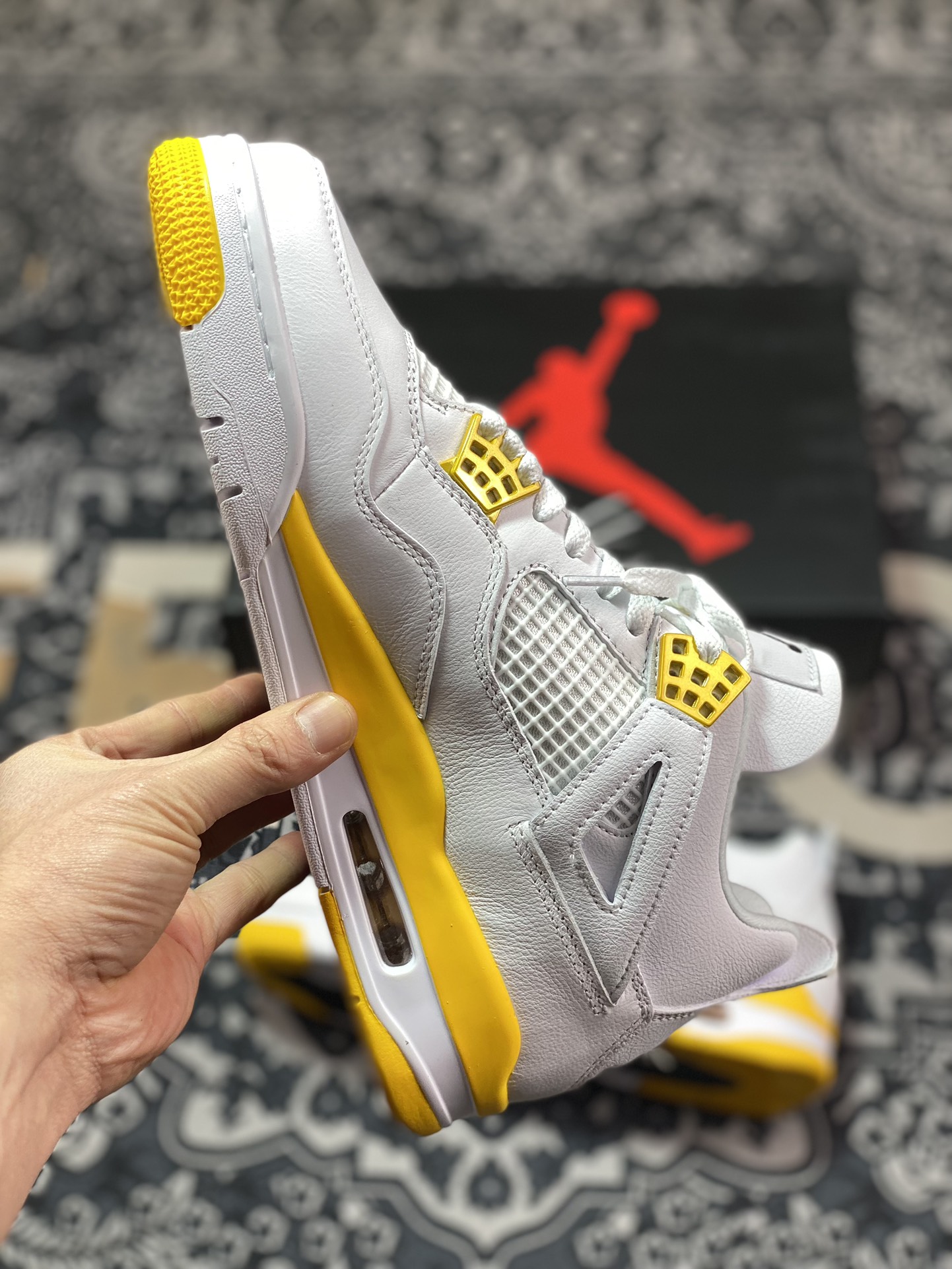 380  Air Jordan AJ4 Retro 白黄 AQ9129-102