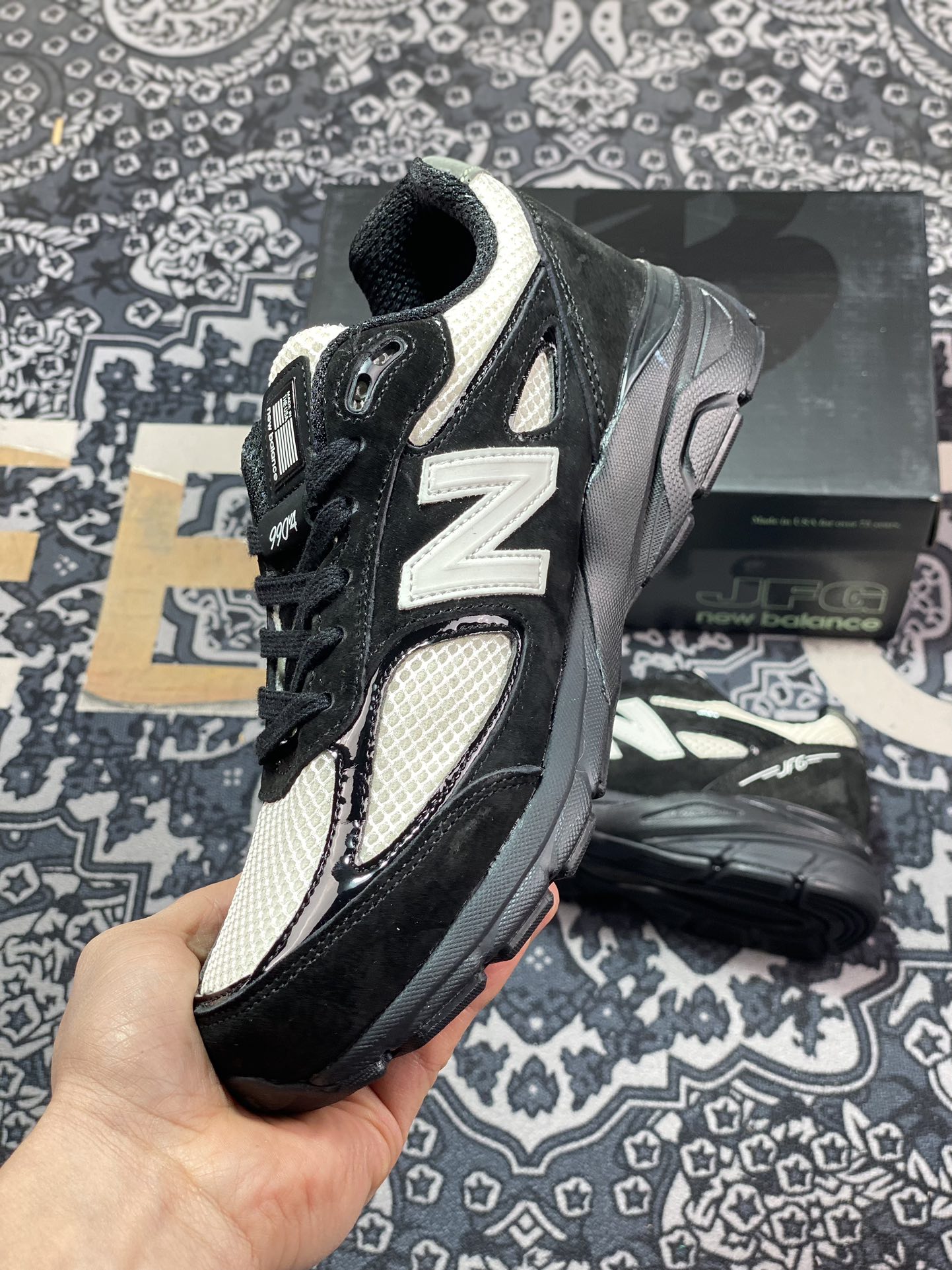 340  NB新百伦New Balance in USA M990V4"1998 Pack/Outro"系列美产跑步鞋“联名黑白熊猫”U990JS4