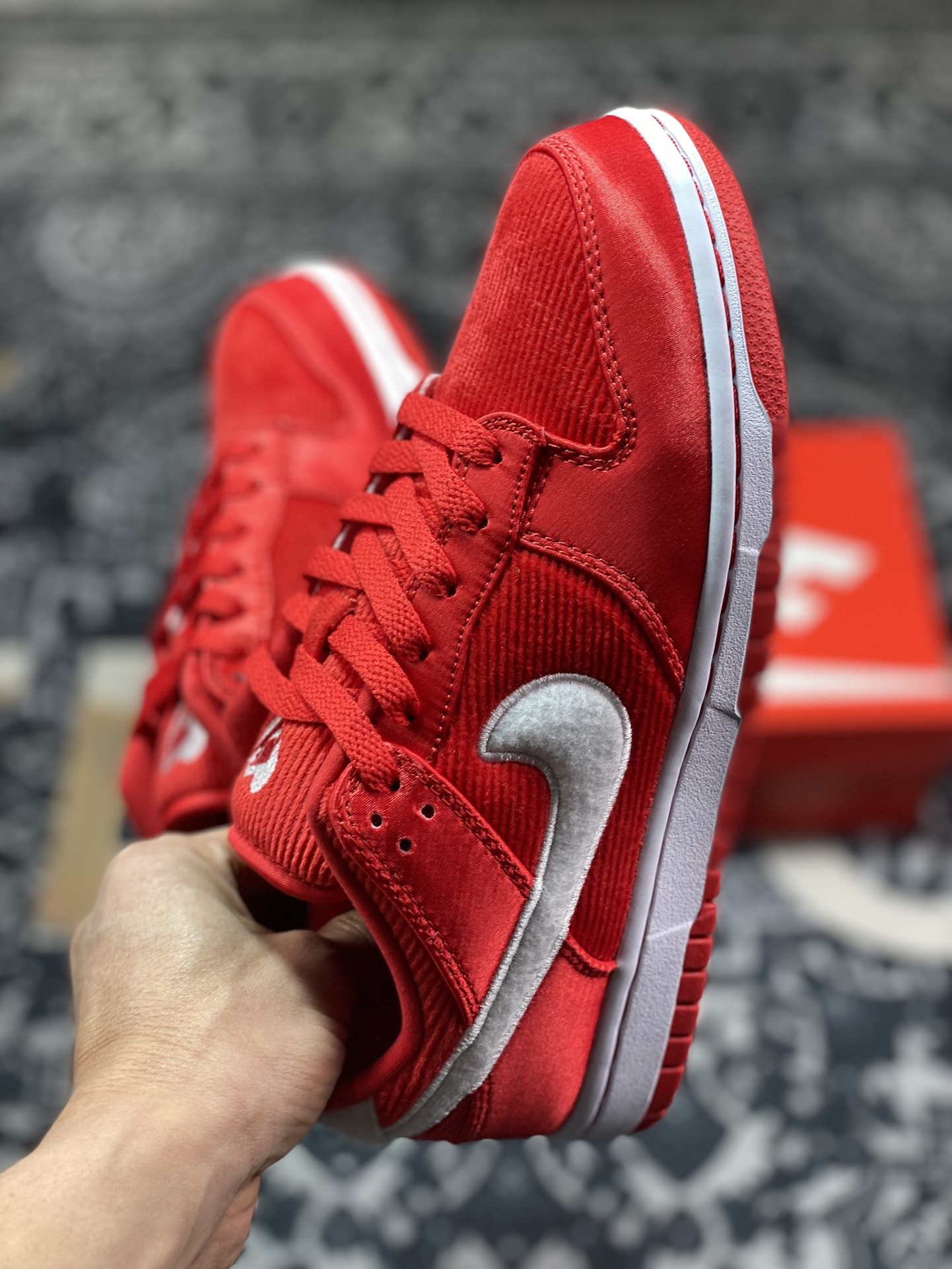 280 耐克Nike SB Dunk Low GS"Valentine’s Day"扣篮板鞋“丝绸白红情人节”FZ3548-612