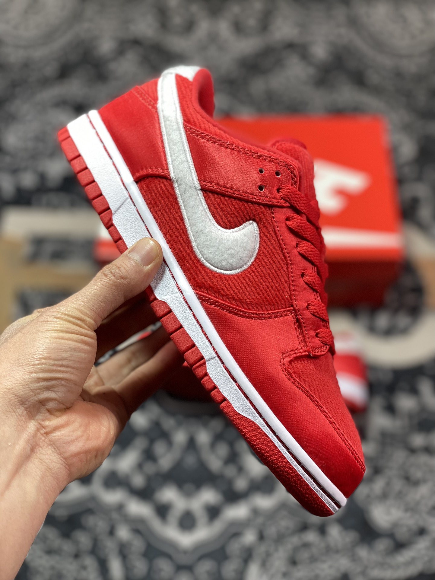 280 耐克Nike SB Dunk Low GS"Valentine’s Day"扣篮板鞋“丝绸白红情人节”FZ3548-612