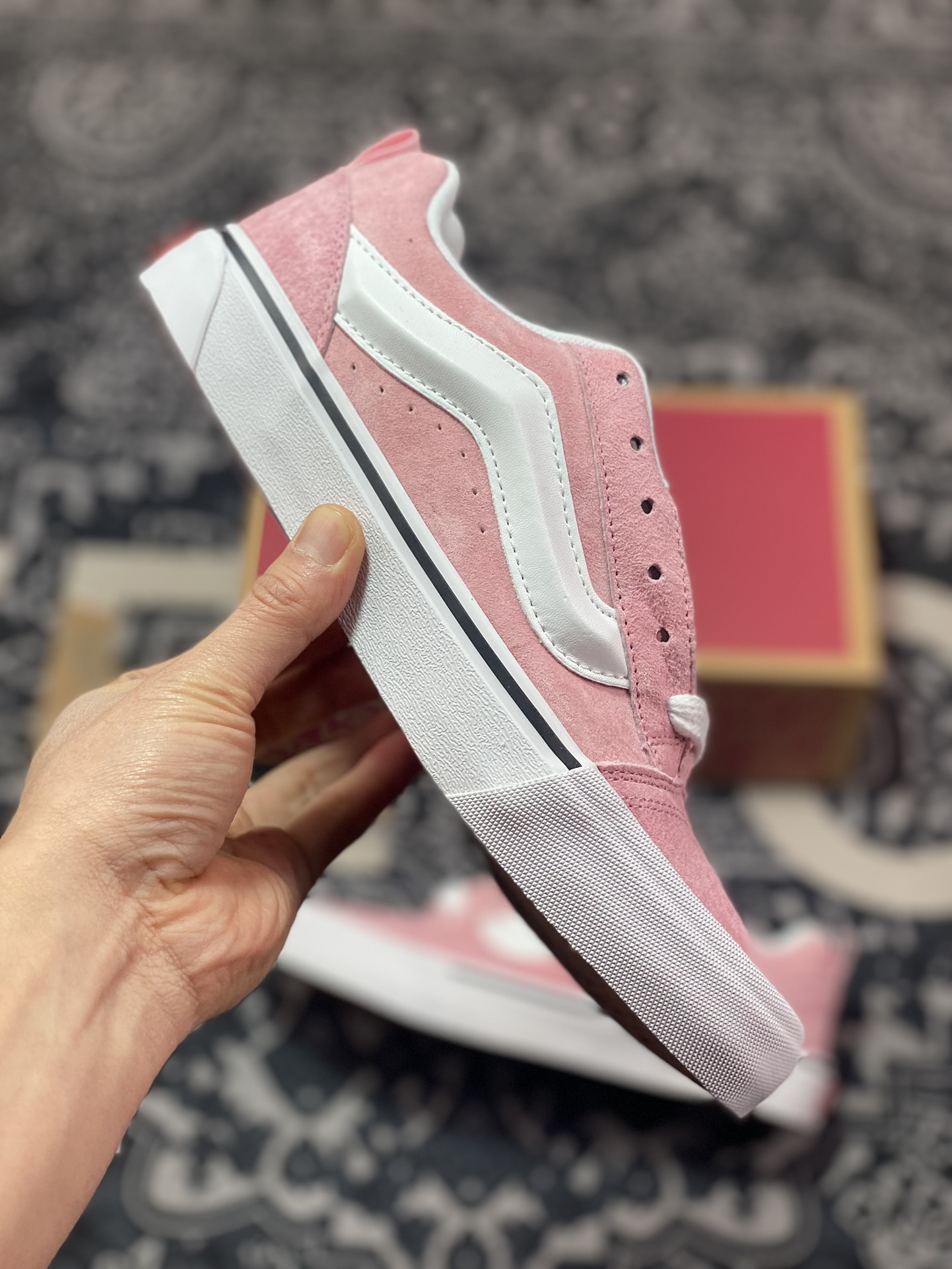 150   Vans Classics Knu Skool 面包鞋