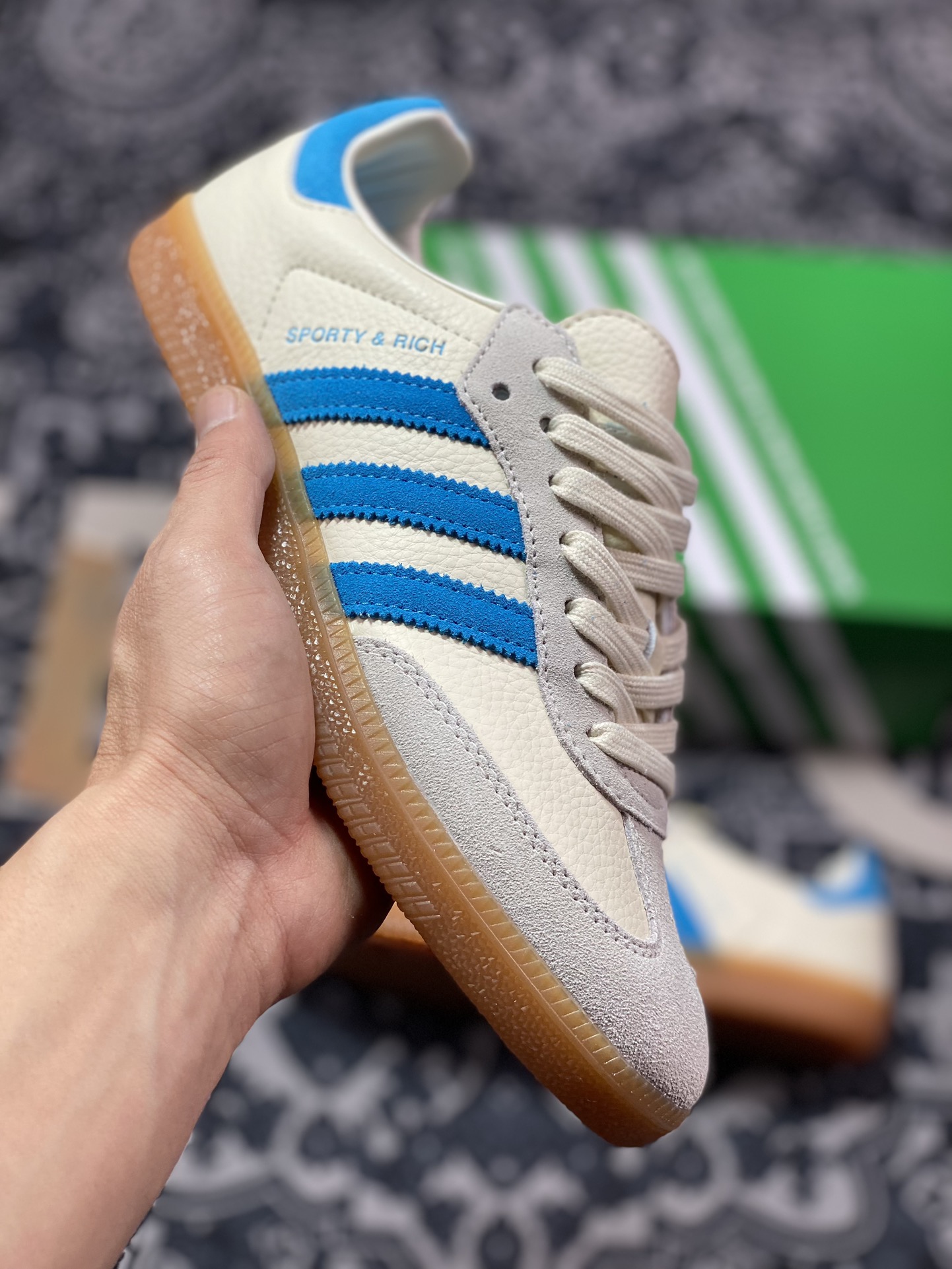 200  Sporty & Rich x Adidas Originals Samba OG 桑巴舞板鞋“白浅蓝浅灰生胶底”IE7096