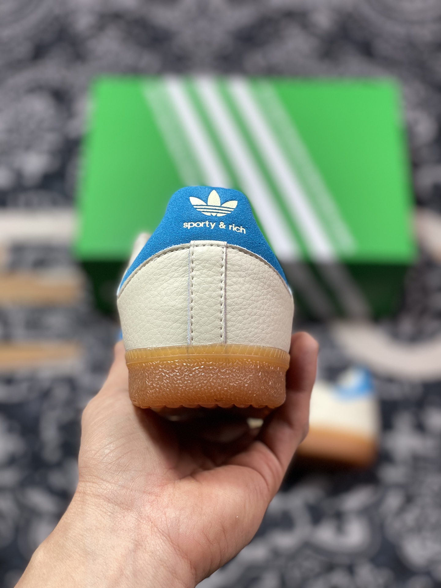 200  Sporty & Rich x Adidas Originals Samba OG 桑巴舞板鞋“白浅蓝浅灰生胶底”IE7096