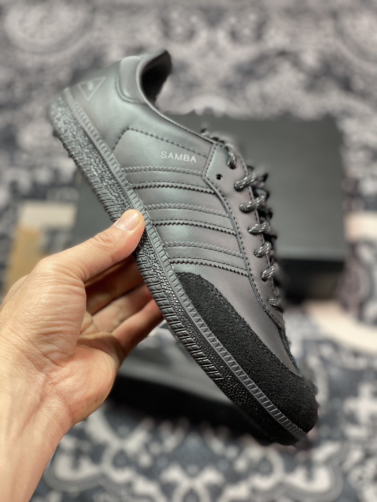 200  Pharrell Williams x Adidas Originals Samba OG"Black Future"桑巴舞板鞋“联名全黑反光条”GY4978