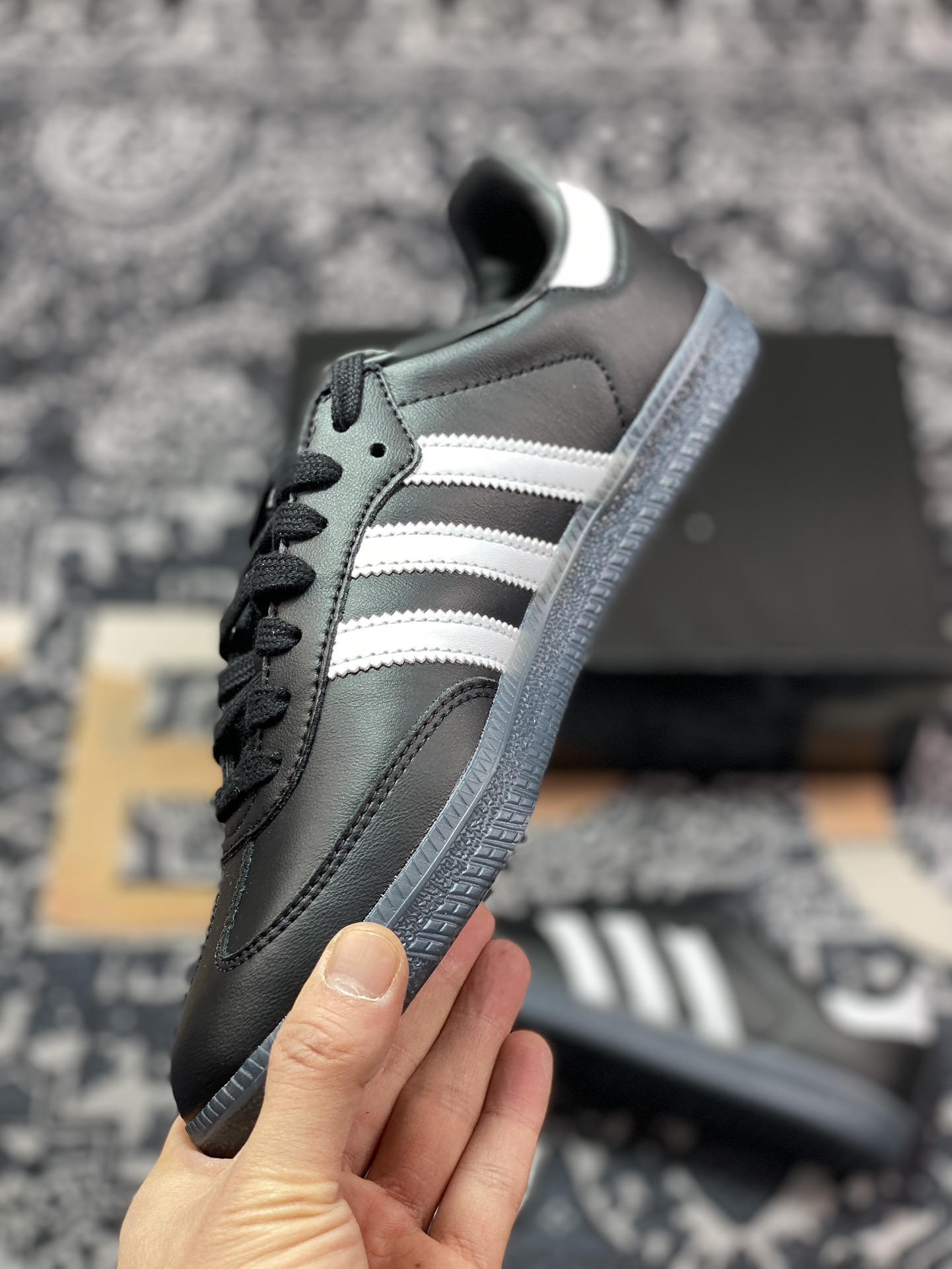 200  Fucking Awesome x Adidas Originals Samba OG 桑巴舞板鞋“联名黑白深灰底”ID7339