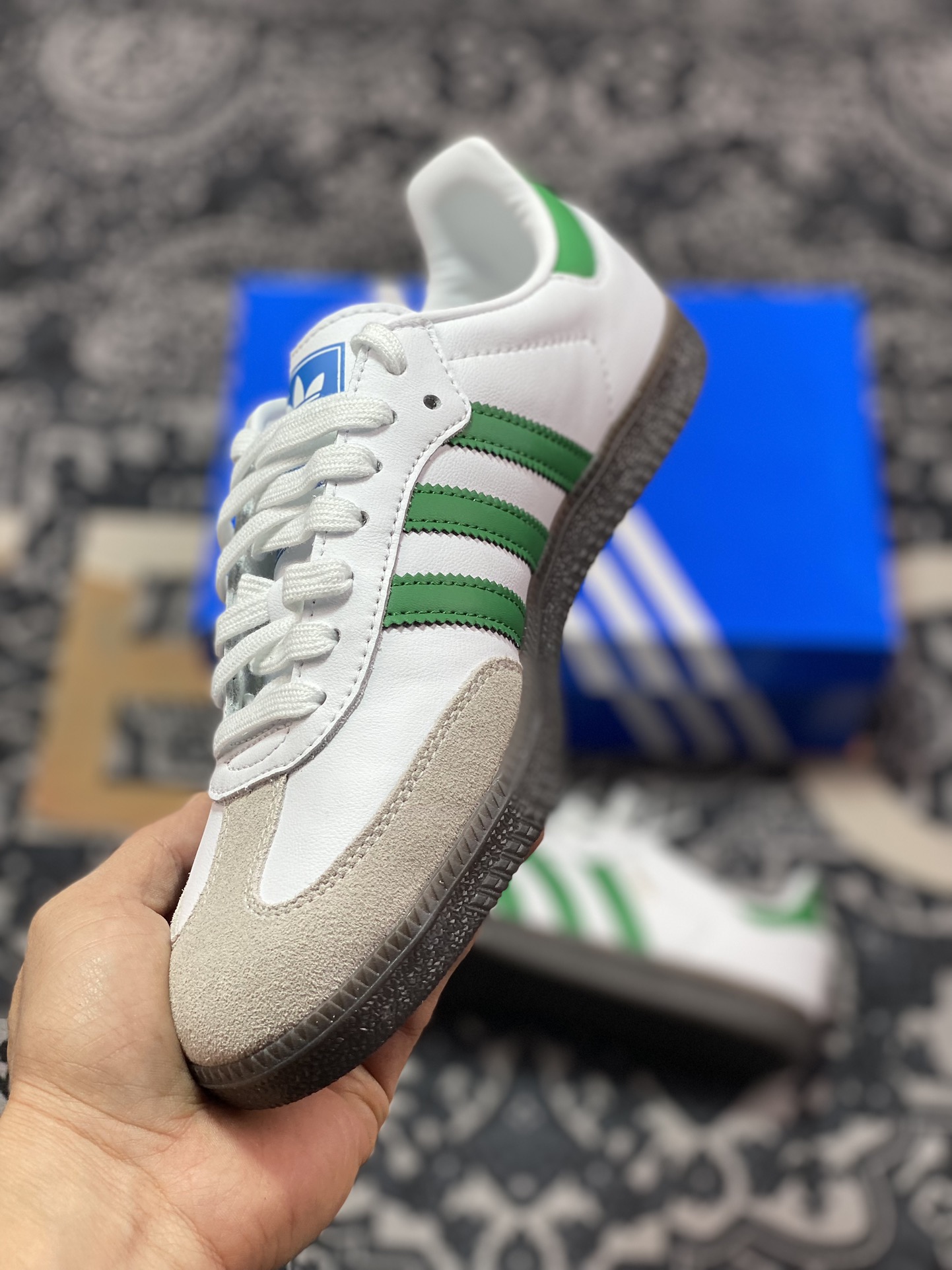 200  三叶草Adidas Originals Samba Vegan OG桑巴舞系列板鞋“皮革白浅灰深绿”IG1024