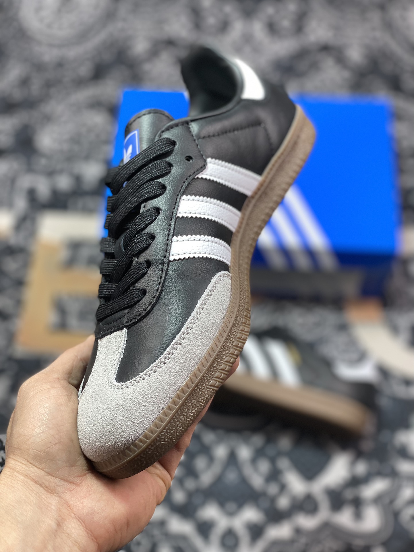 200  阿迪达斯/三叶草Adidas Originals Samba Vegan OG桑巴舞系板鞋“皮革黑白浅灰焦糖底环保标识”FX9042