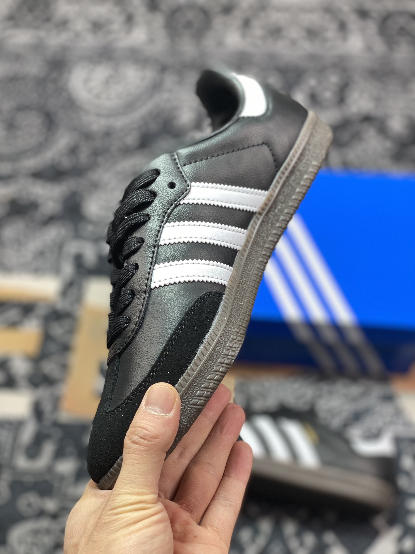 200  Adidas Originals Samba Vegan OG桑巴舞系列板鞋“皮革黑白金焦糖底”B75807