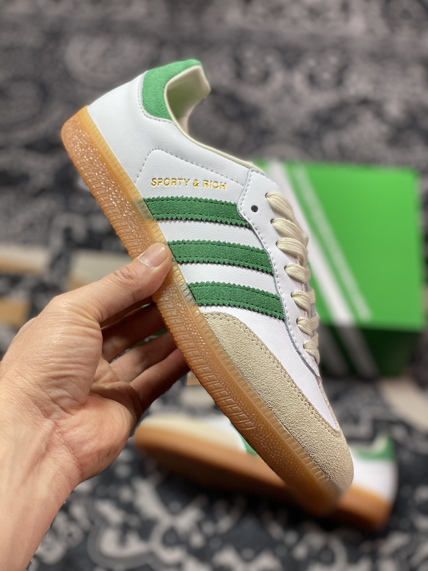 200  Sporty & Rich x Adidas Originals Samba OG 桑巴舞板鞋“白绿浅灰生胶底”HQ6075