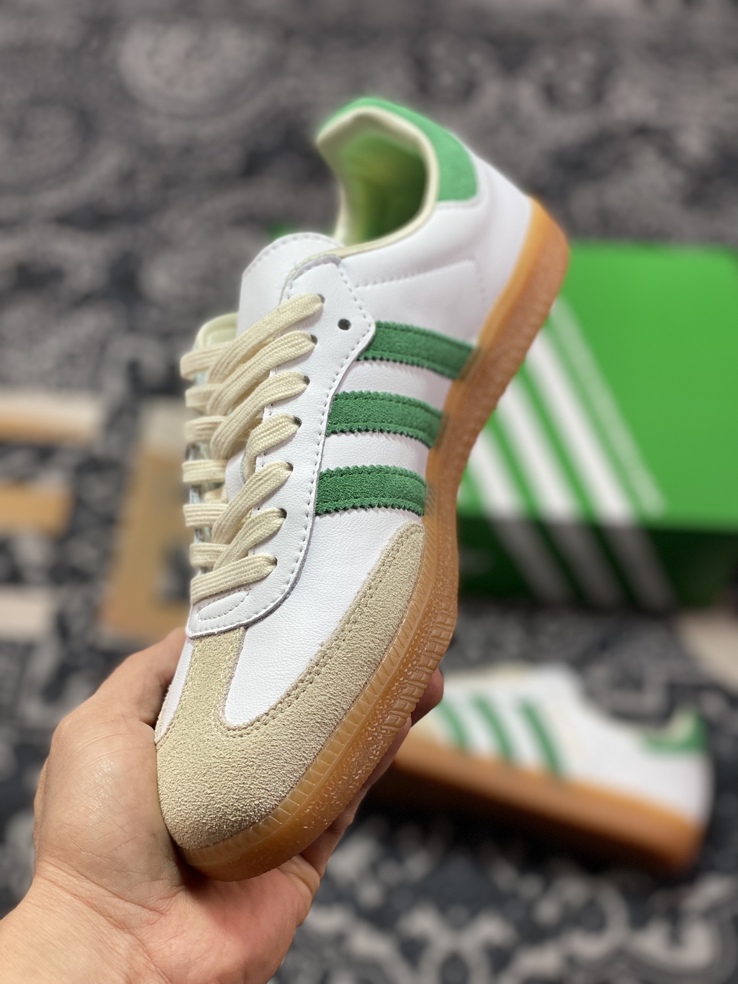 200  Sporty & Rich x Adidas Originals Samba OG 桑巴舞板鞋“白绿浅灰生胶底”HQ6075