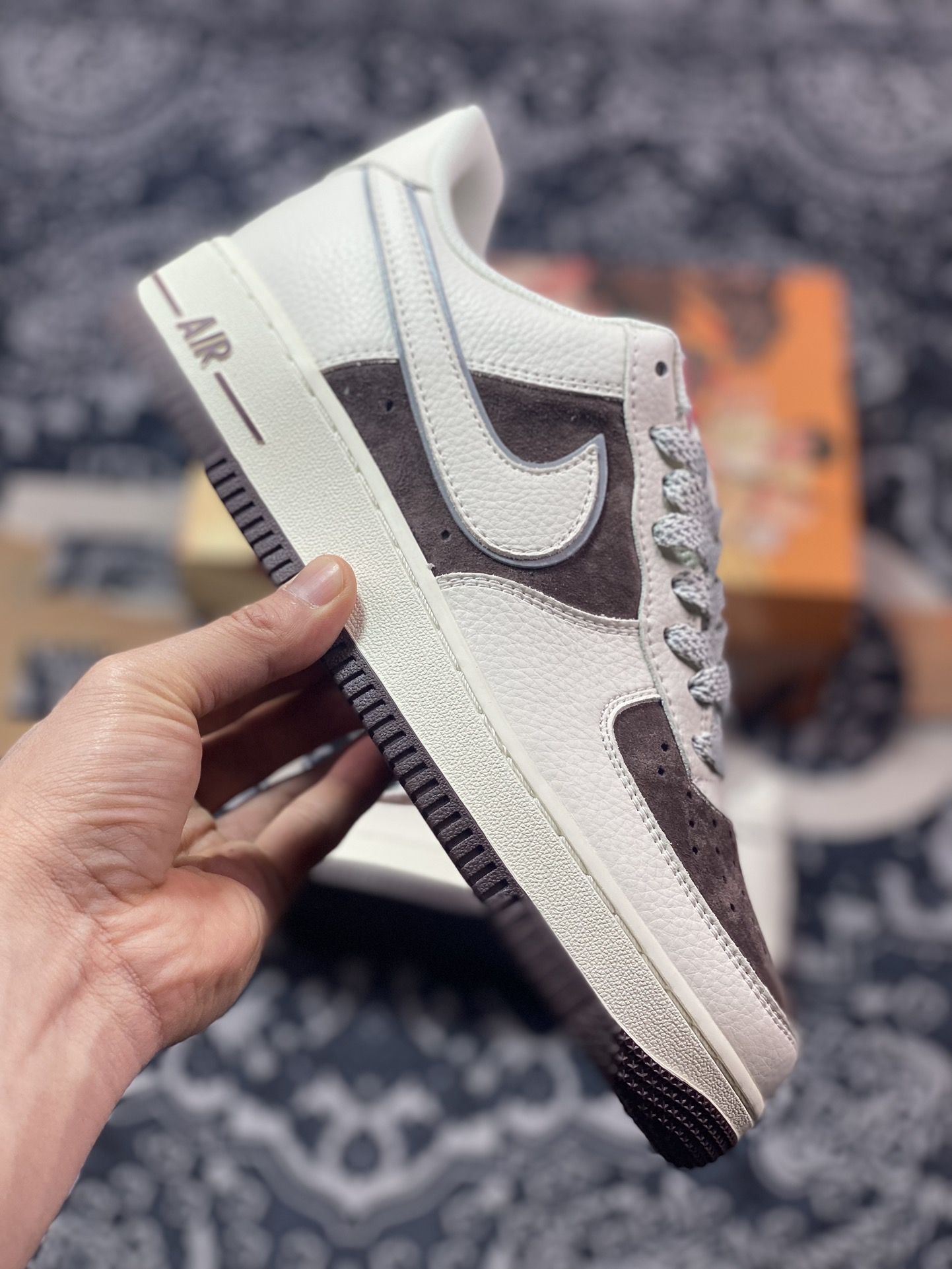 260 原装级别 Air Force 1 '07 Low 米白咖棕麂皮 DU0820-216