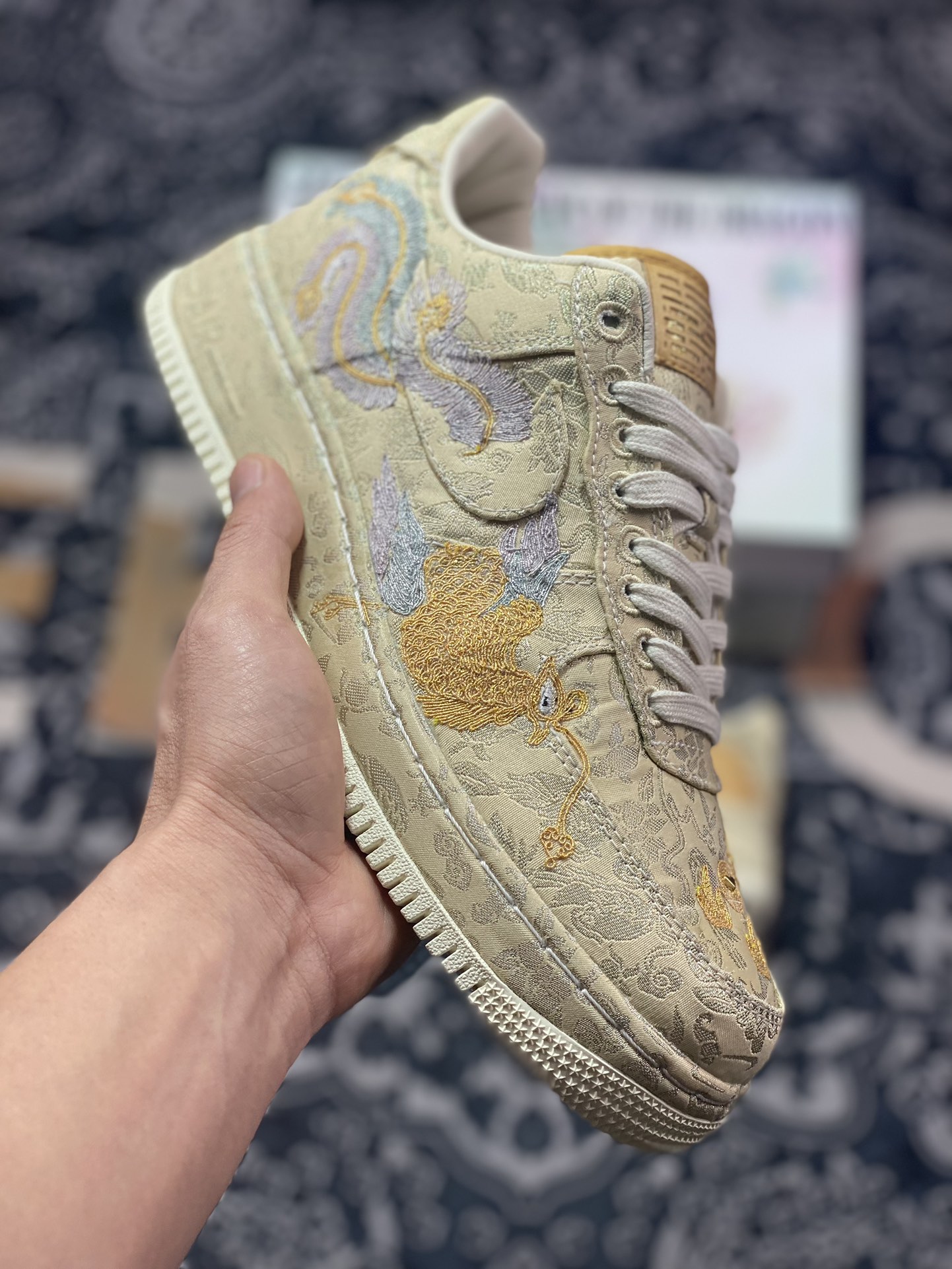 450 耐克Nike Air Force 1 ”Xixi”空军一号经典低帮百搭休闲运动板鞋“黄金卡其丝绸提花”HJ4285-777