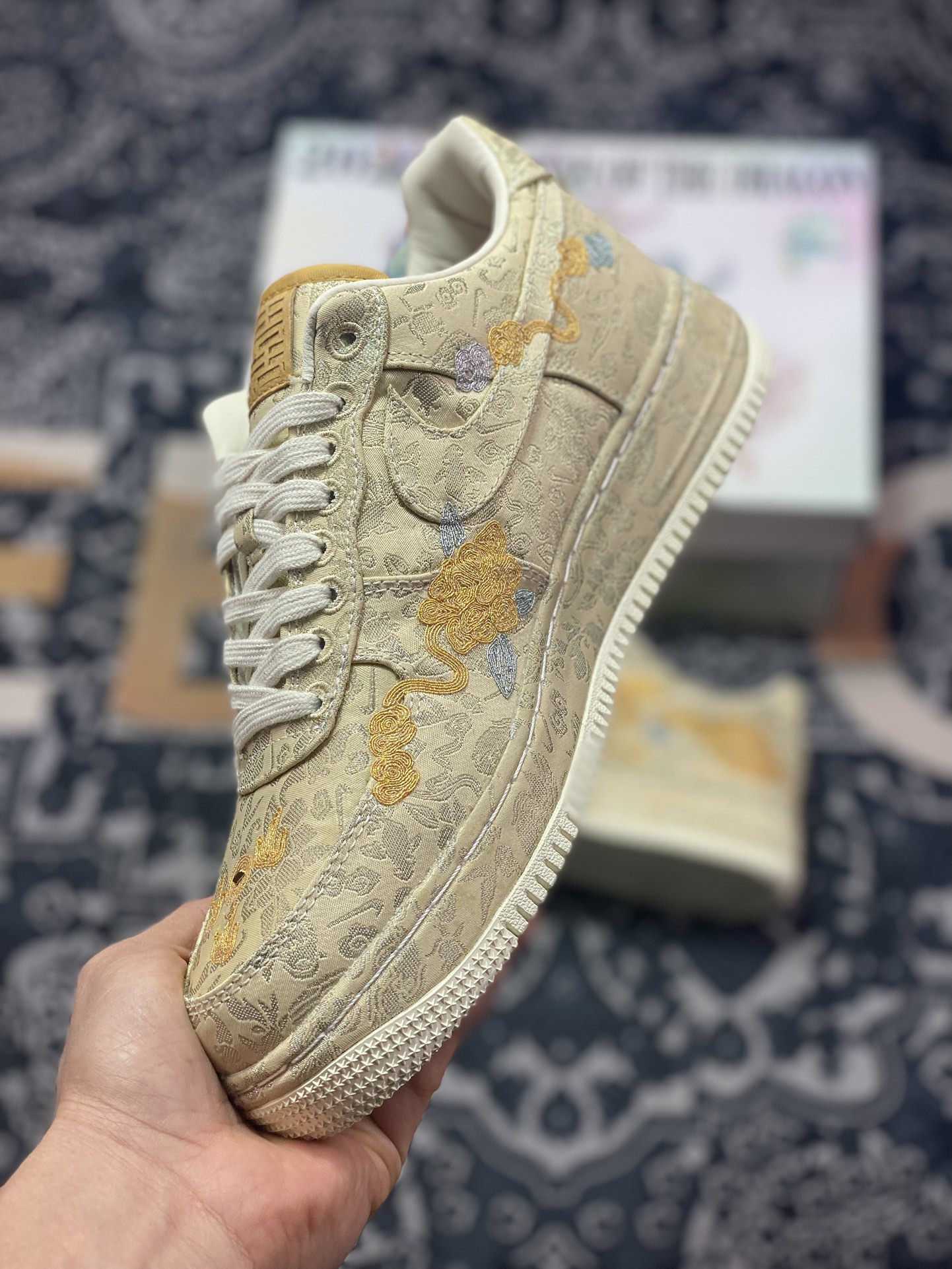 450 耐克Nike Air Force 1 ”Xixi”空军一号经典低帮百搭休闲运动板鞋“黄金卡其丝绸提花”HJ4285-777