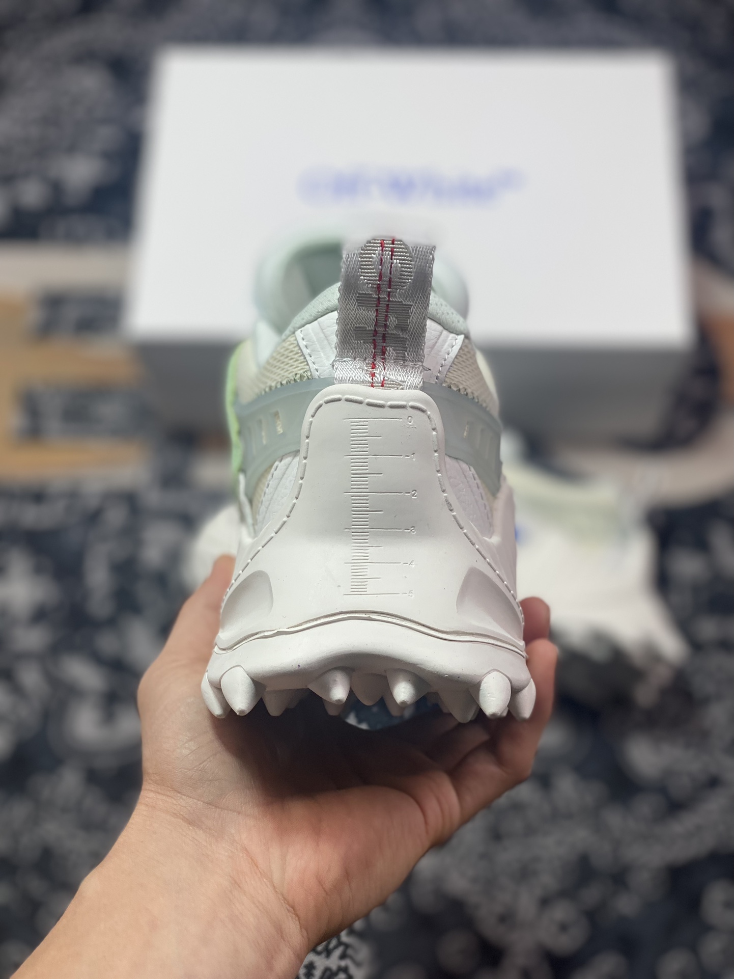 380 Off-White ODSY-1000 Chunky Arrow 系列低帮箭头增高运动鞋“白黑蓝"OMIA139R21FAB0010145