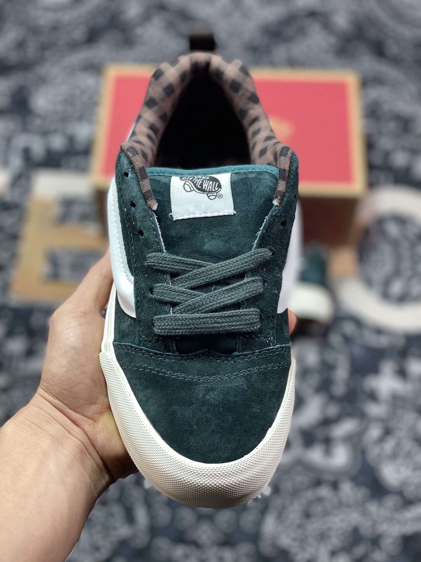 150   Vans Classics Knu Skool  厚鞋舌Logo黑白面包鞋