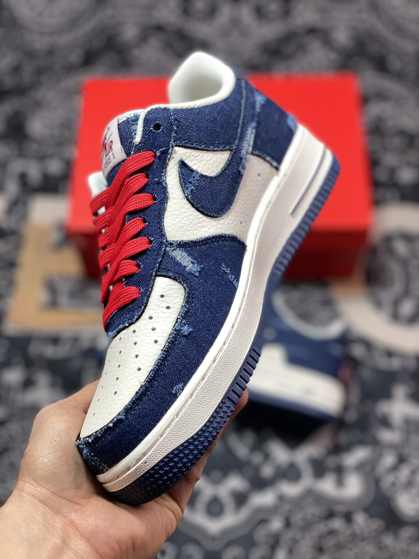 240 李维斯Levi's x Nike Air Force 1 07 Low”Exclusive Denim”空军一号板鞋“拼接米白深蓝磨破牛仔布”VT5698-589