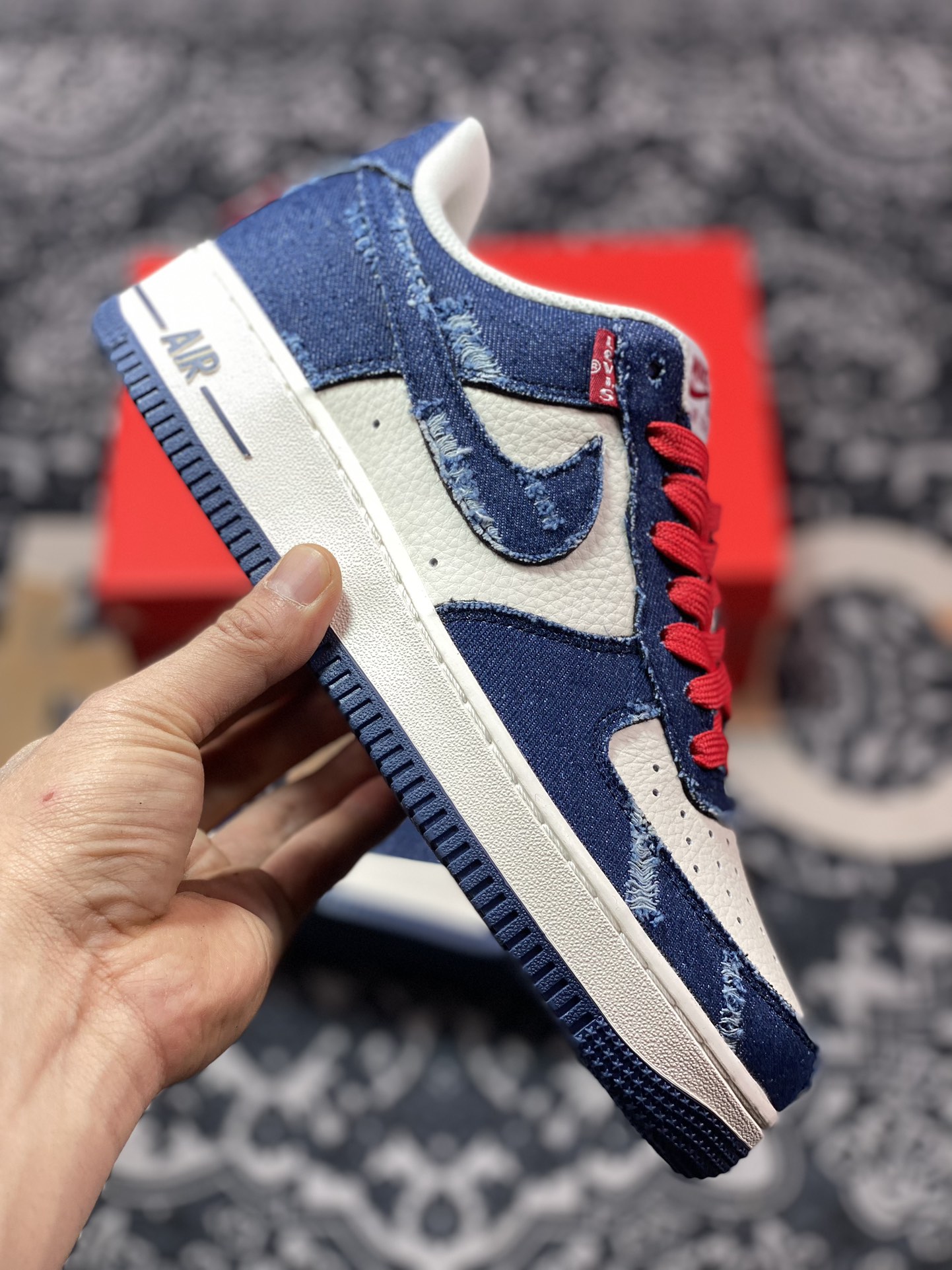 240 李维斯Levi's x Nike Air Force 1 07 Low”Exclusive Denim”空军一号板鞋“拼接米白深蓝磨破牛仔布”VT5698-589