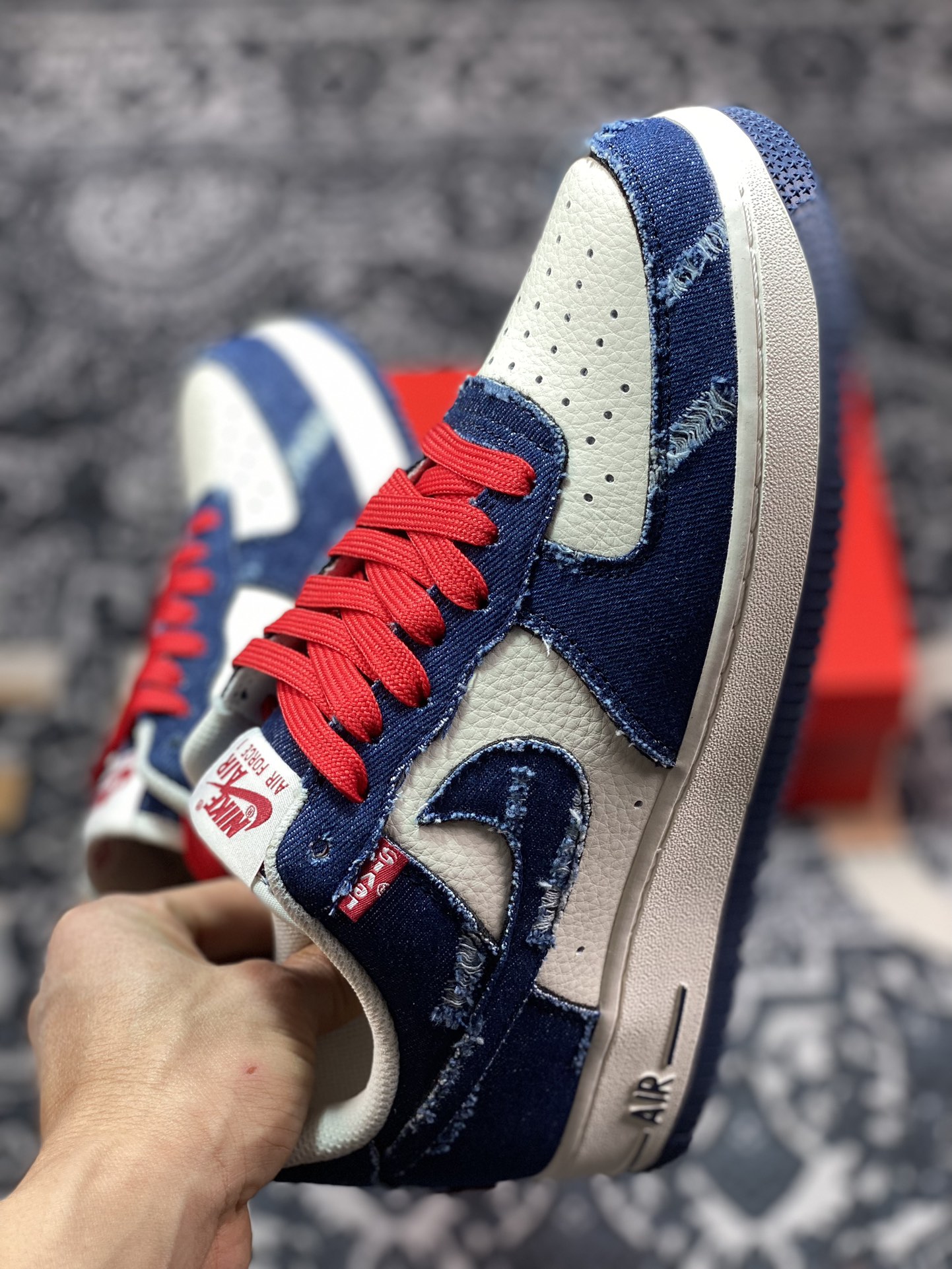 240 李维斯Levi's x Nike Air Force 1 07 Low”Exclusive Denim”空军一号板鞋“拼接米白深蓝磨破牛仔布”VT5698-589