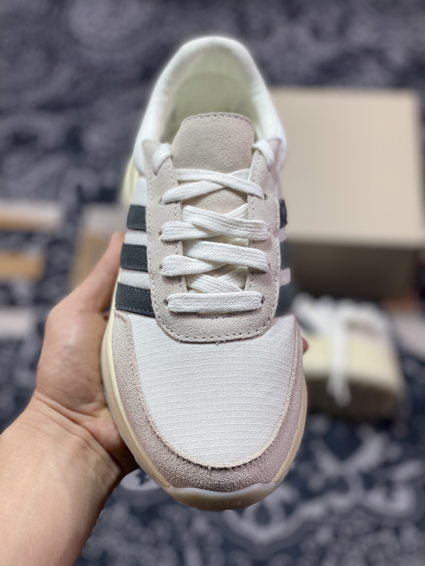 220  敬畏上帝/Fear Of God x adidas Athletics Los Angeles"Beige/Dark Grey"运动跑鞋“翻毛浅米深灰”IH2276