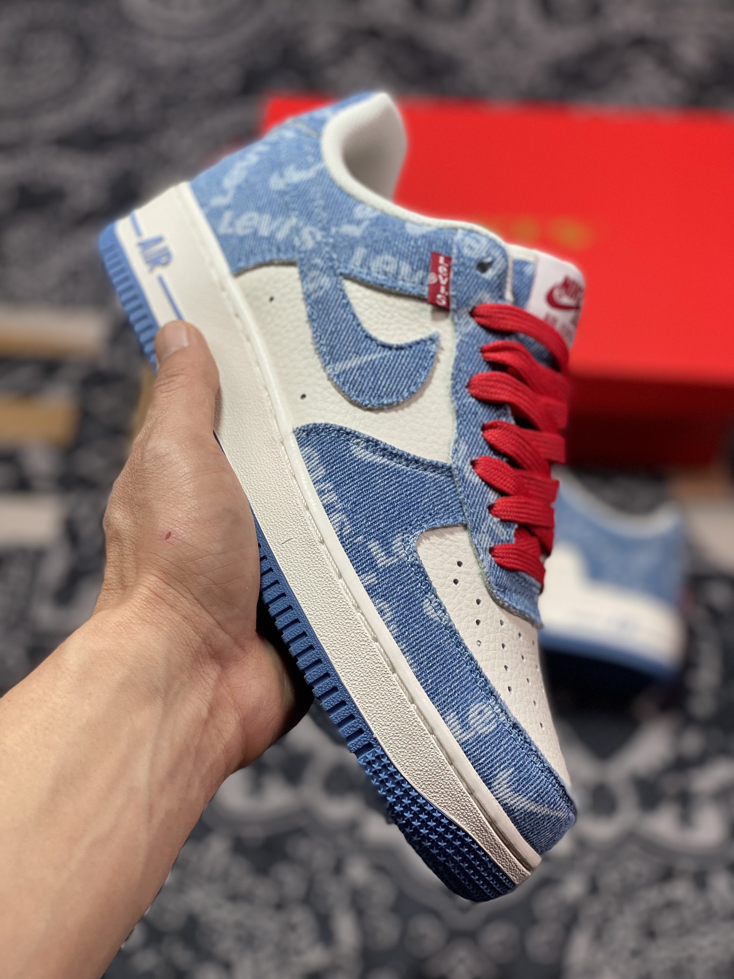 240 李维斯Levi’s x Nike Air Force 1 07 Low”Exclusive Denim”空军一号板鞋“拼接米白红牛仔浅蓝提花牛仔布”VT5698-568