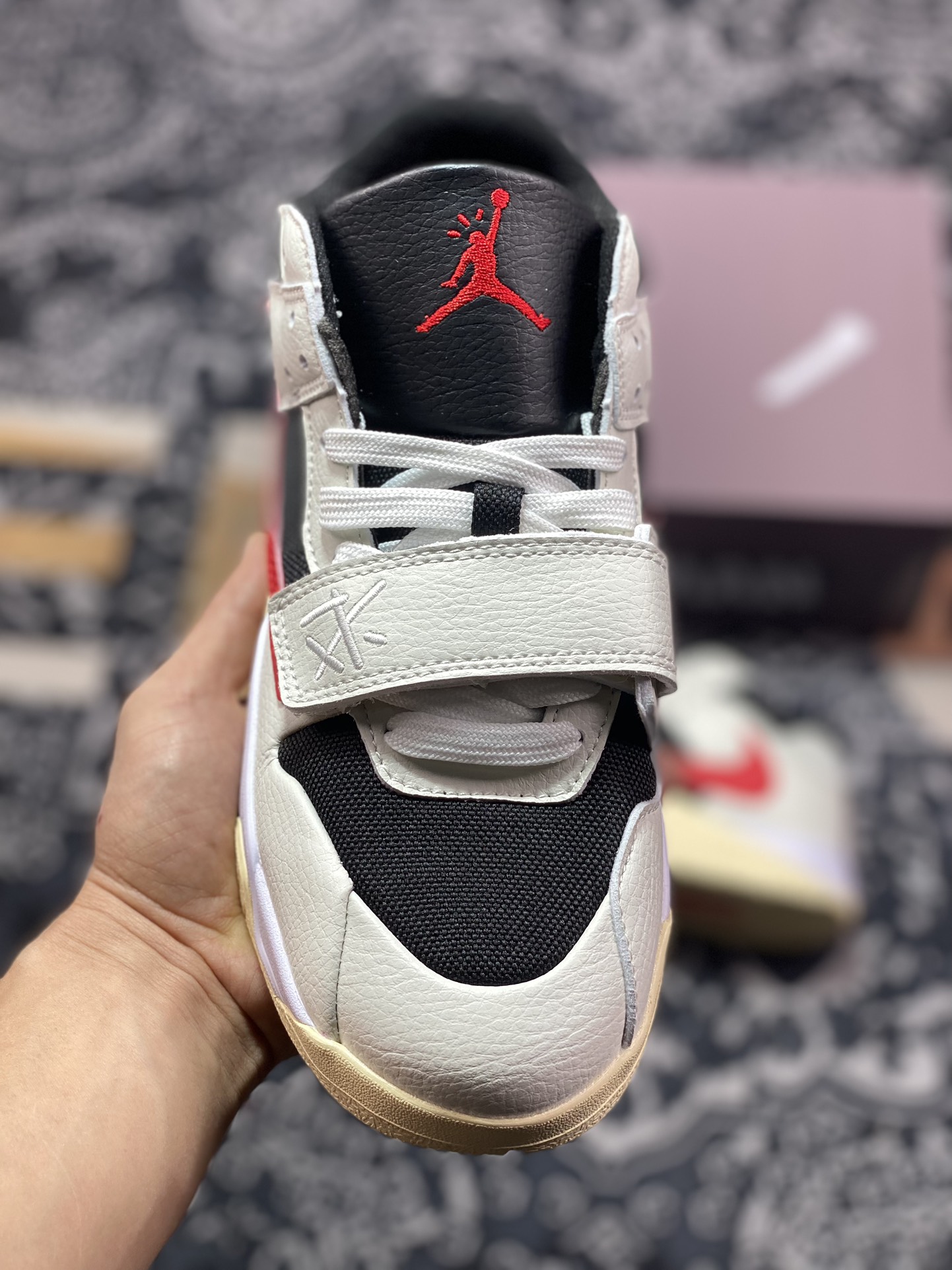 200 Travis Scott X Nike Jordan Cut The Check"University Red"削减支票篮球鞋“TS联名米白黑红大学红倒钩”FZ8117-101