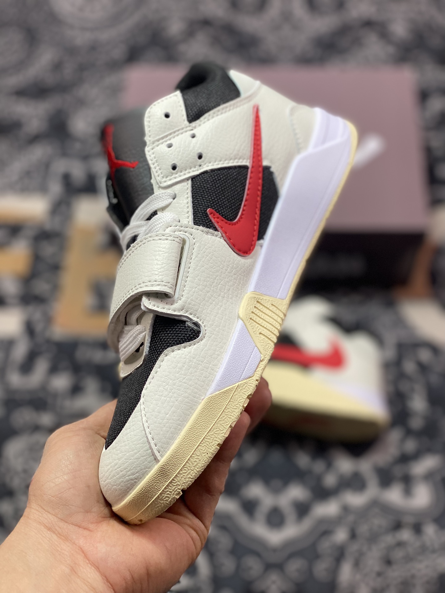 200 Travis Scott X Nike Jordan Cut The Check"University Red"削减支票篮球鞋“TS联名米白黑红大学红倒钩”FZ8117-101