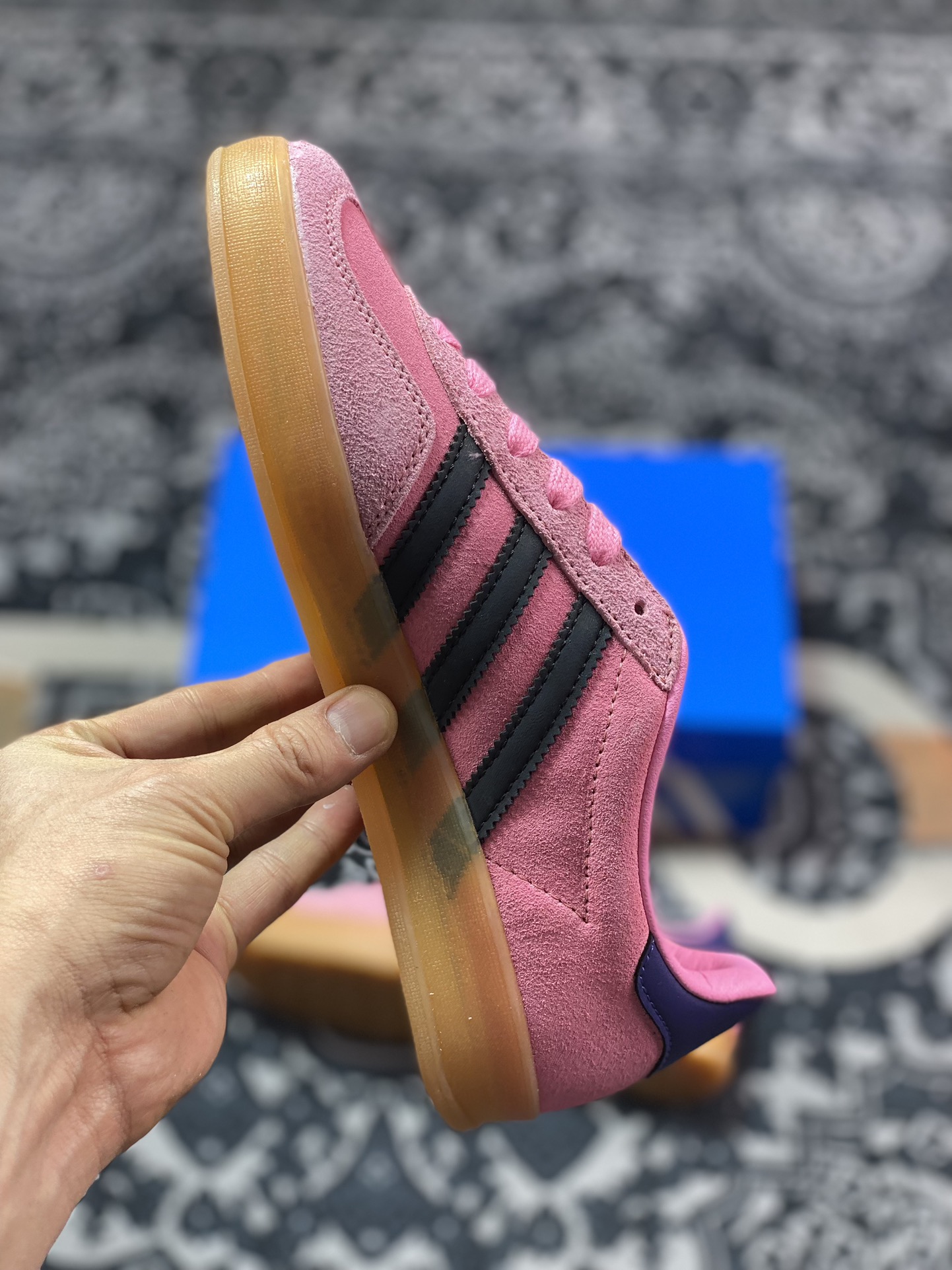 200 阿迪达斯Adidas Gazelle Indoor Trainers 羚羊内训系列低帮板鞋“翻毛玫粉藏蓝生胶底”IE7002