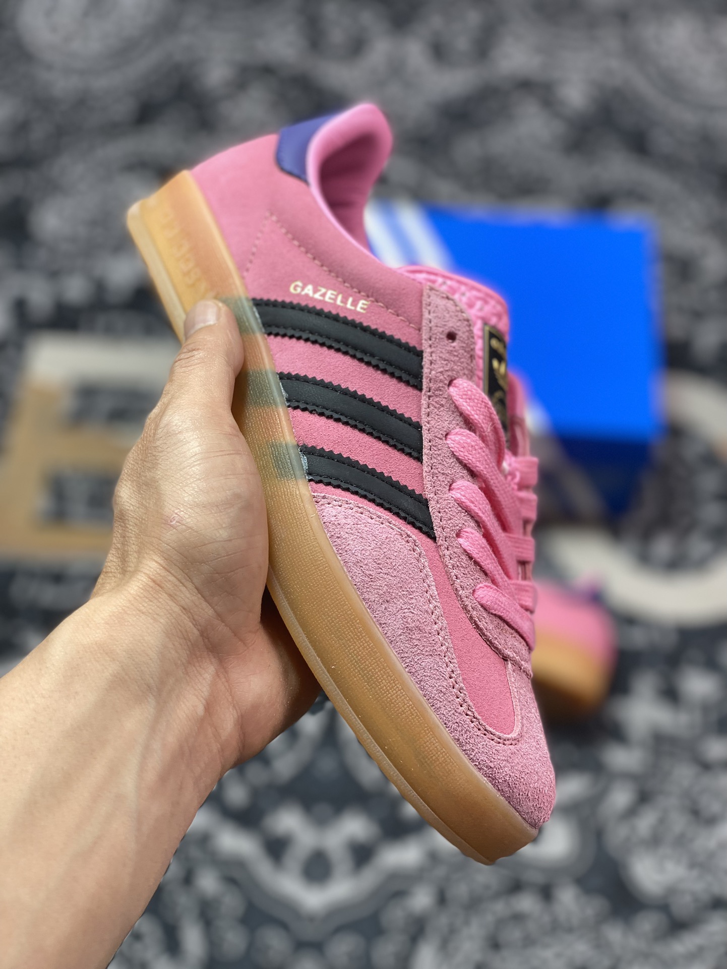 200 阿迪达斯Adidas Gazelle Indoor Trainers 羚羊内训系列低帮板鞋“翻毛玫粉藏蓝生胶底”IE7002