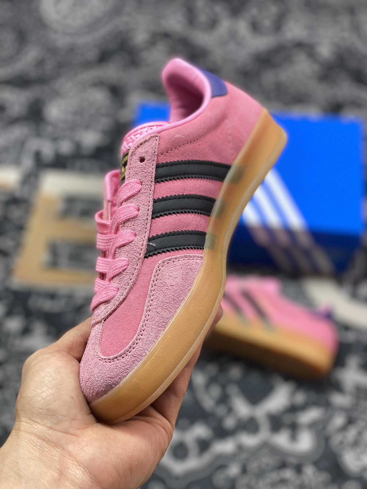 200 阿迪达斯Adidas Gazelle Indoor Trainers 羚羊内训系列低帮板鞋“翻毛玫粉藏蓝生胶底”IE7002