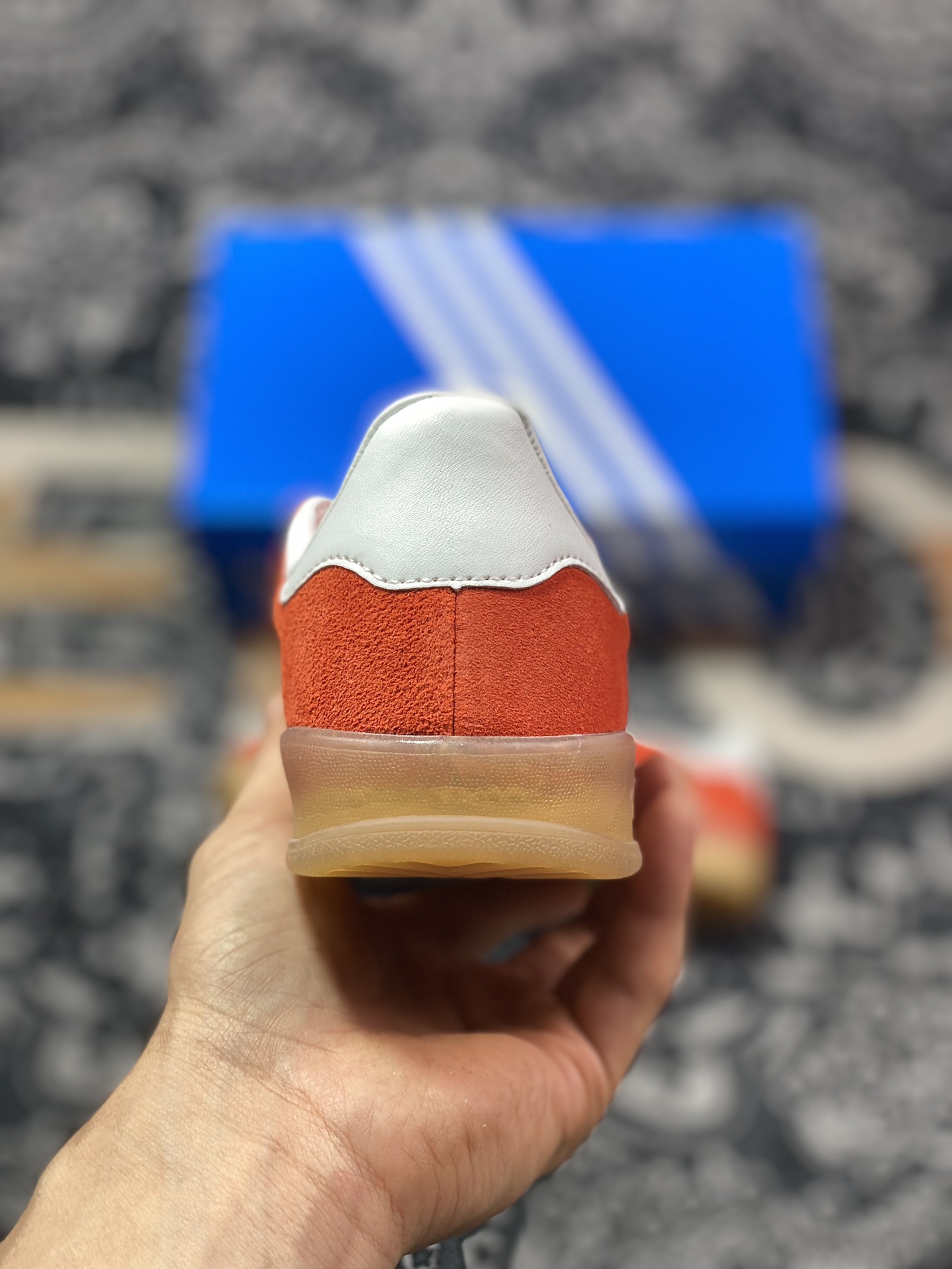 200  阿迪达斯Adidas Gazelle Indoor Trainers 羚羊内训系列低帮板鞋“桔红白生胶底”HQ8718