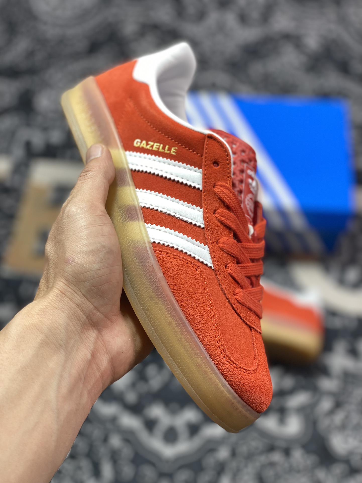 200  阿迪达斯Adidas Gazelle Indoor Trainers 羚羊内训系列低帮板鞋“桔红白生胶底”HQ8718