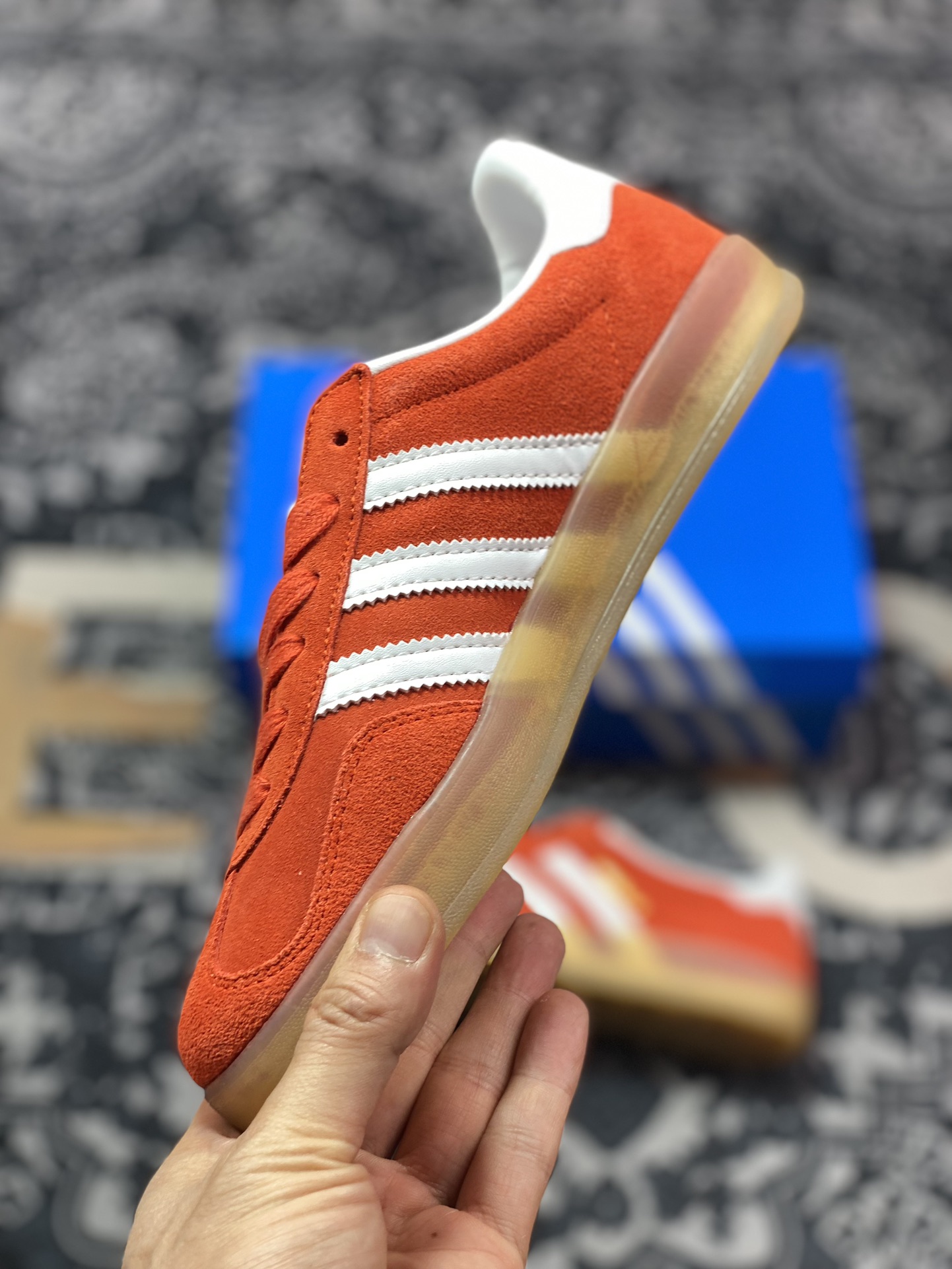 200  阿迪达斯Adidas Gazelle Indoor Trainers 羚羊内训系列低帮板鞋“桔红白生胶底”HQ8718