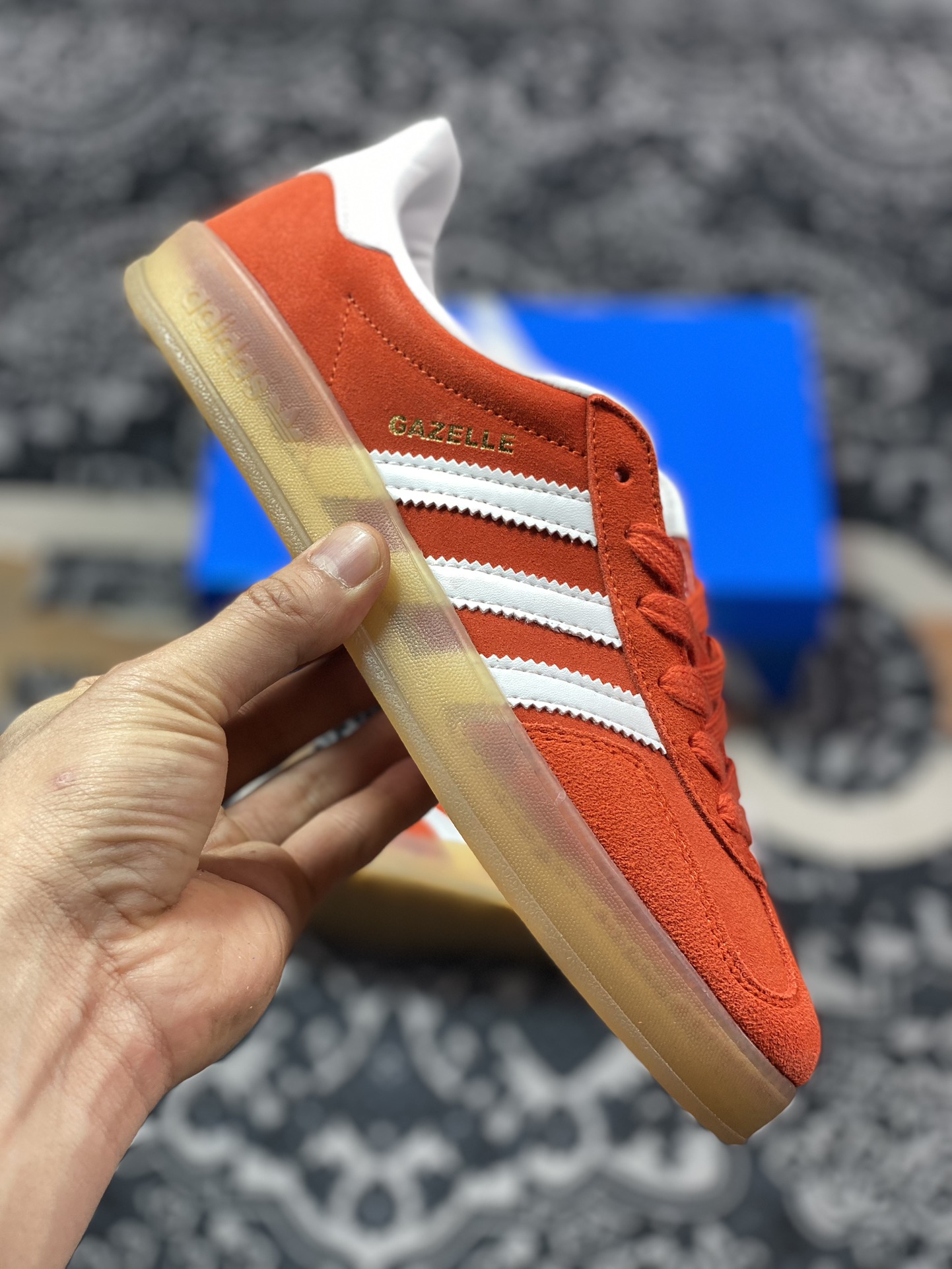 200  阿迪达斯Adidas Gazelle Indoor Trainers 羚羊内训系列低帮板鞋“桔红白生胶底”HQ8718